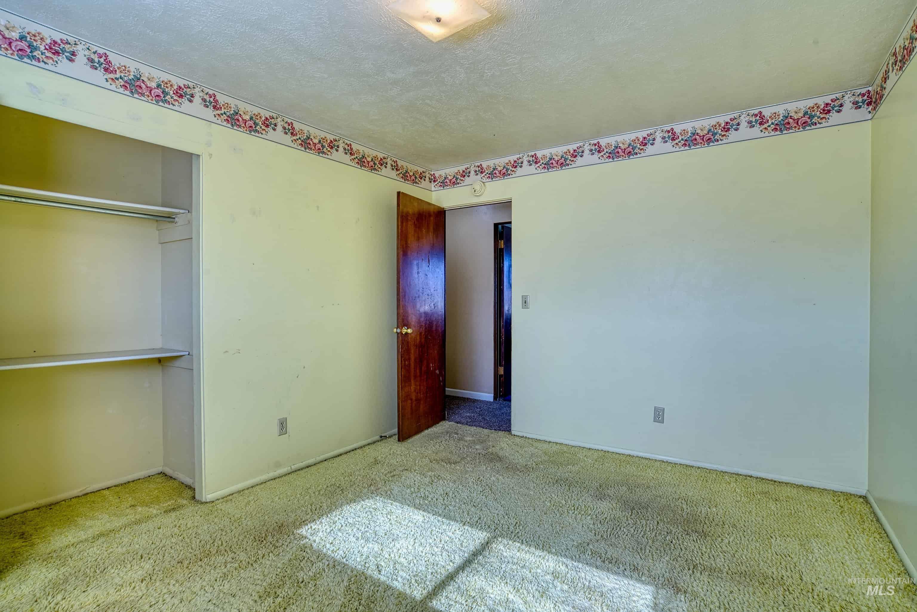 425 W Peach Rd, Ontario, Oregon 97914-8017, 5 Bedrooms, 2 Bathrooms, Farm & Ranch For Sale, Price $575,000, 98965103