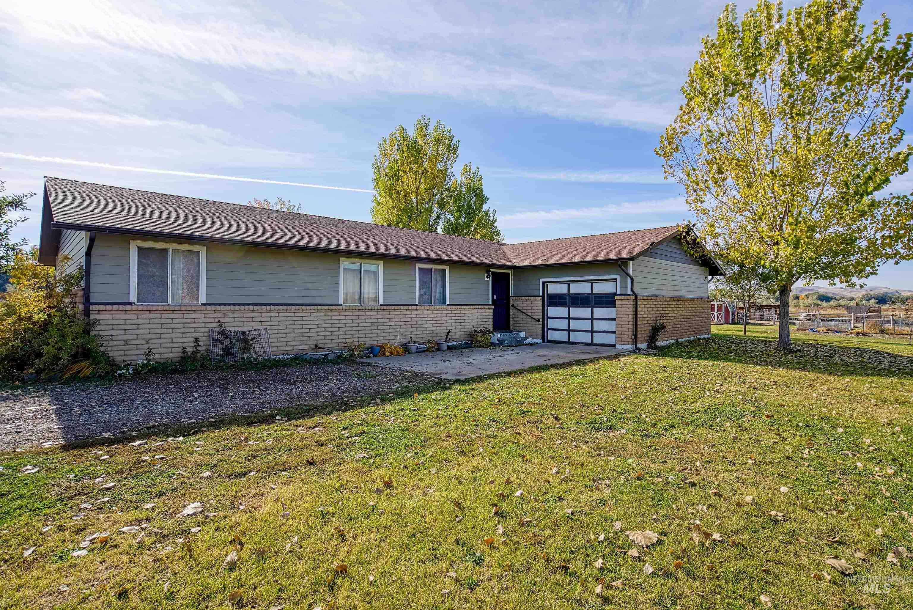 425 W Peach Rd, Ontario, Oregon 97914-8017, 5 Bedrooms, 2 Bathrooms, Farm & Ranch For Sale, Price $575,000, 98965103