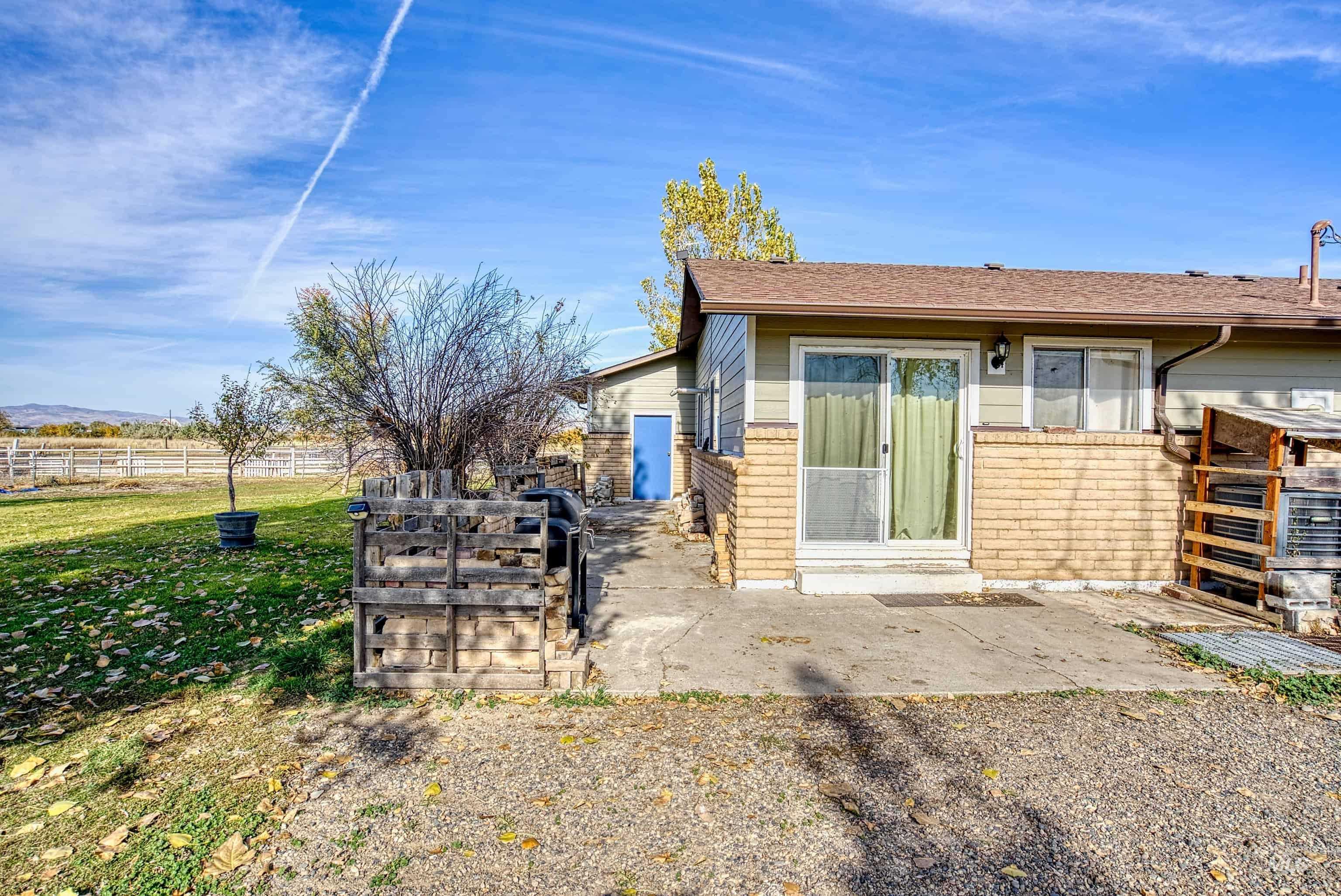 425 W Peach Rd, Ontario, Oregon 97914-8017, 5 Bedrooms, 2 Bathrooms, Farm & Ranch For Sale, Price $575,000, 98965103