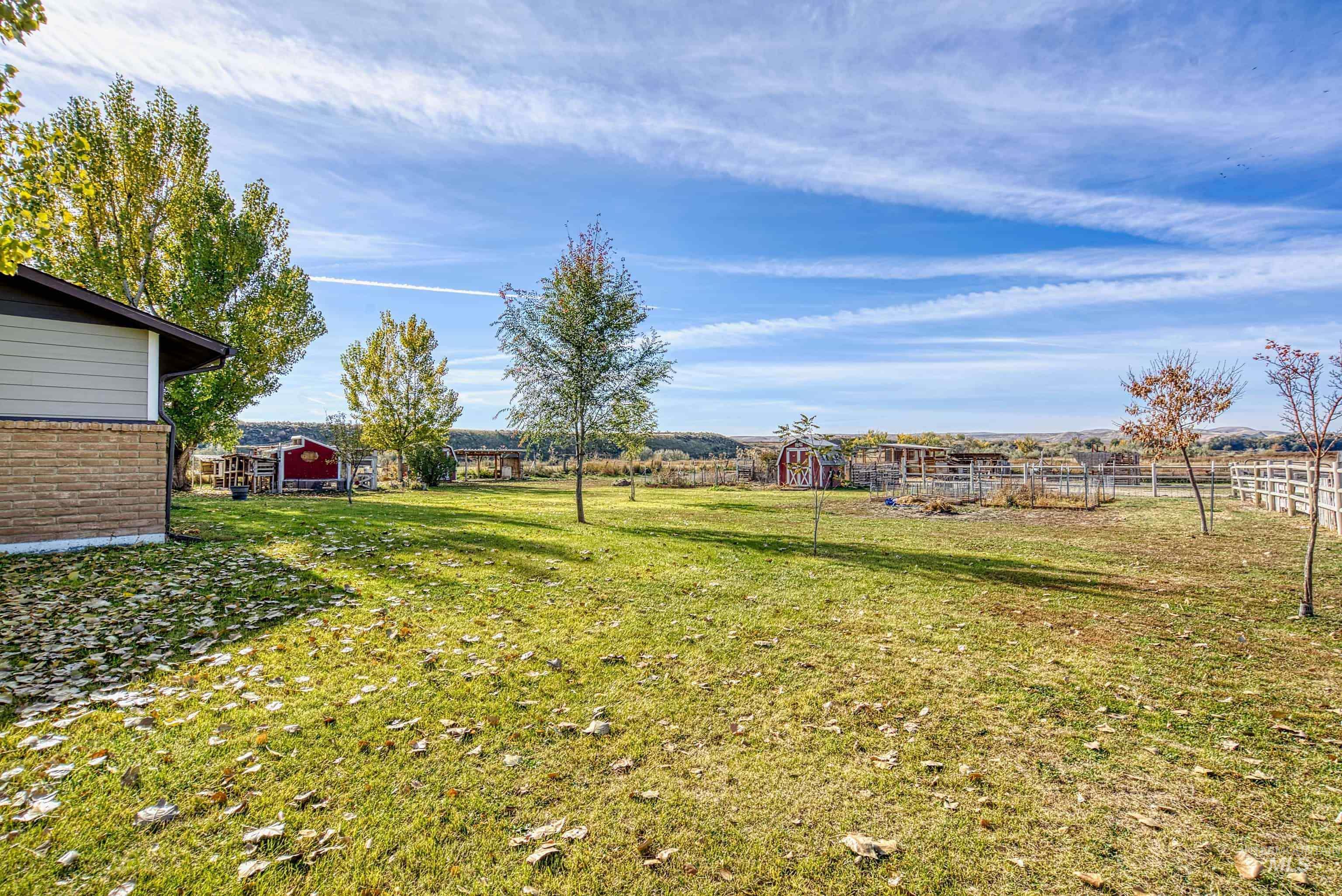 425 W Peach Rd, Ontario, Oregon 97914-8017, 5 Bedrooms, 2 Bathrooms, Farm & Ranch For Sale, Price $575,000, 98965103