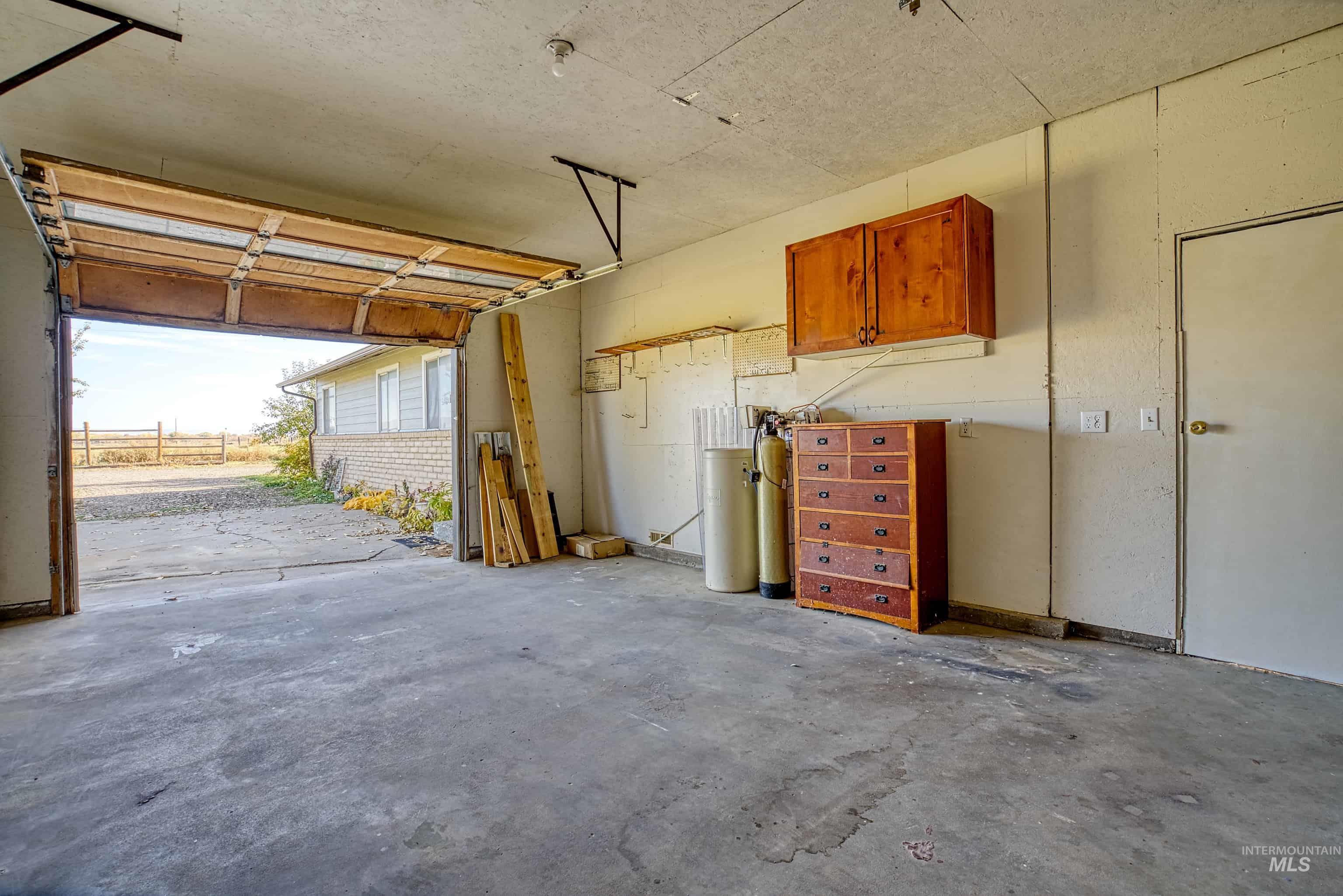 425 W Peach Rd, Ontario, Oregon 97914-8017, 5 Bedrooms, 2 Bathrooms, Farm & Ranch For Sale, Price $575,000, 98965103