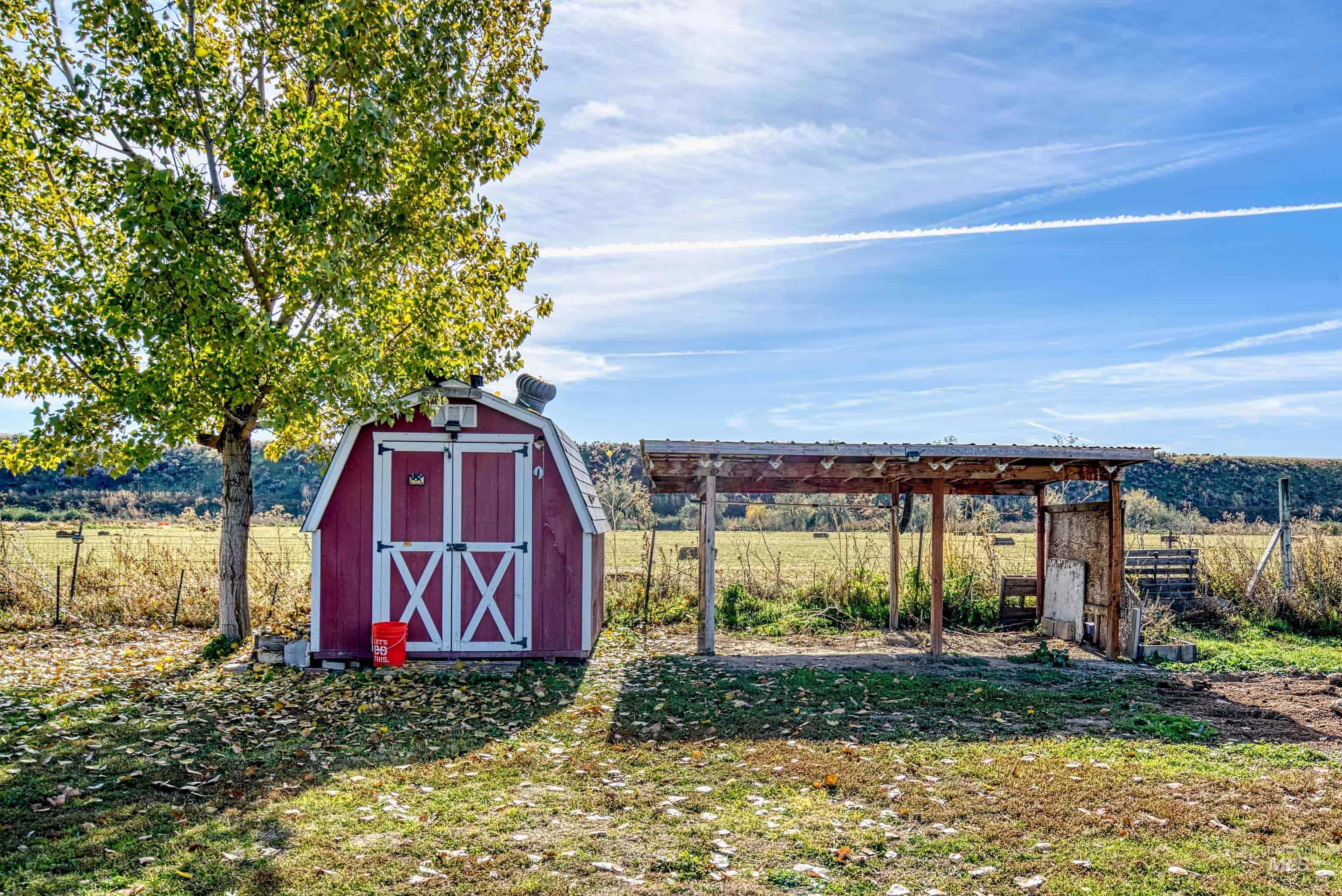 425 W Peach Rd, Ontario, Oregon 97914-8017, 5 Bedrooms, 2 Bathrooms, Farm & Ranch For Sale, Price $575,000, 98965103