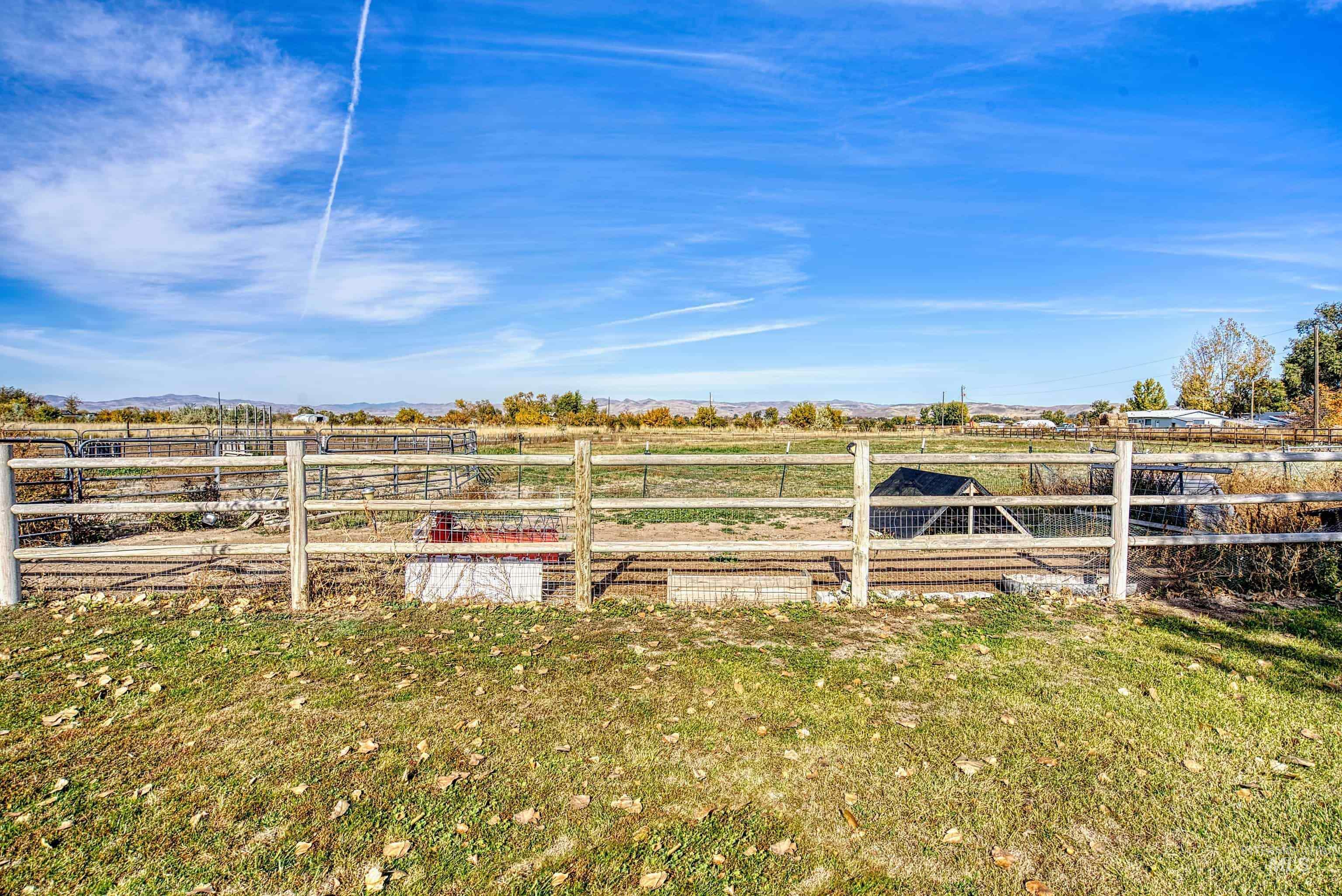 425 W Peach Rd, Ontario, Oregon 97914-8017, 5 Bedrooms, 2 Bathrooms, Farm & Ranch For Sale, Price $575,000, 98965103