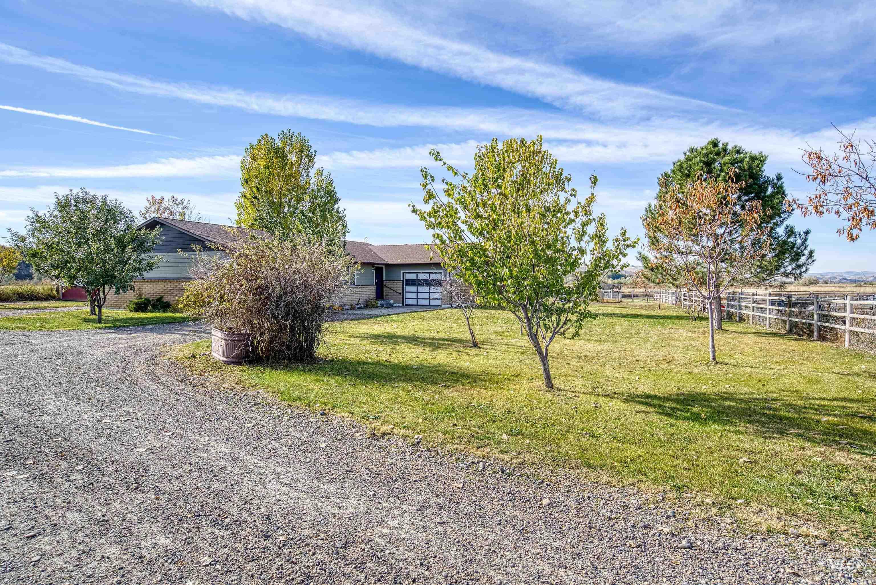 425 W Peach Rd, Ontario, Oregon 97914-8017, 5 Bedrooms, 2 Bathrooms, Farm & Ranch For Sale, Price $575,000, 98965103