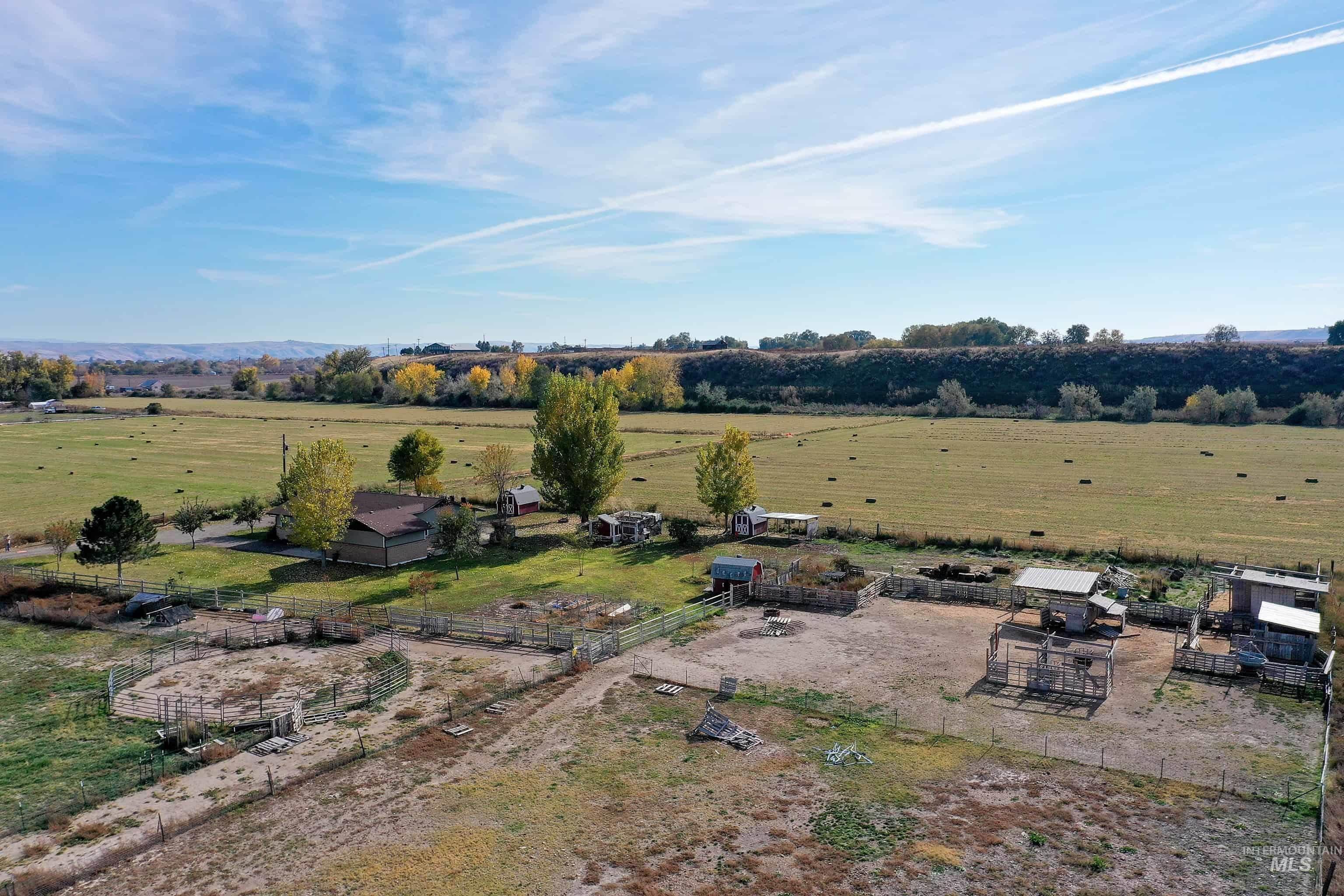 425 W Peach Rd, Ontario, Oregon 97914-8017, 5 Bedrooms, 2 Bathrooms, Farm & Ranch For Sale, Price $575,000, 98965103