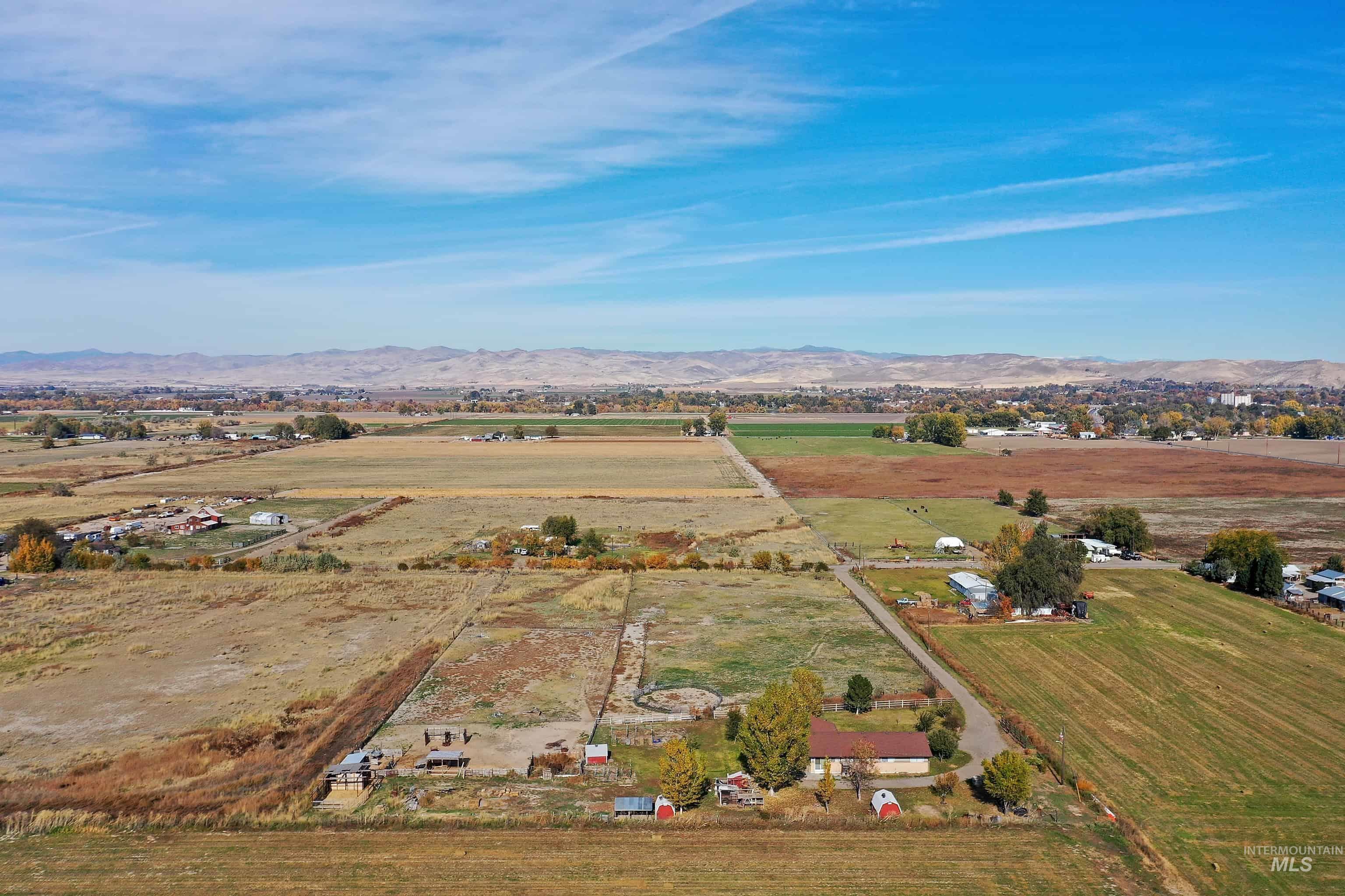 425 W Peach Rd, Ontario, Oregon 97914-8017, 5 Bedrooms, 2 Bathrooms, Farm & Ranch For Sale, Price $575,000, 98965103