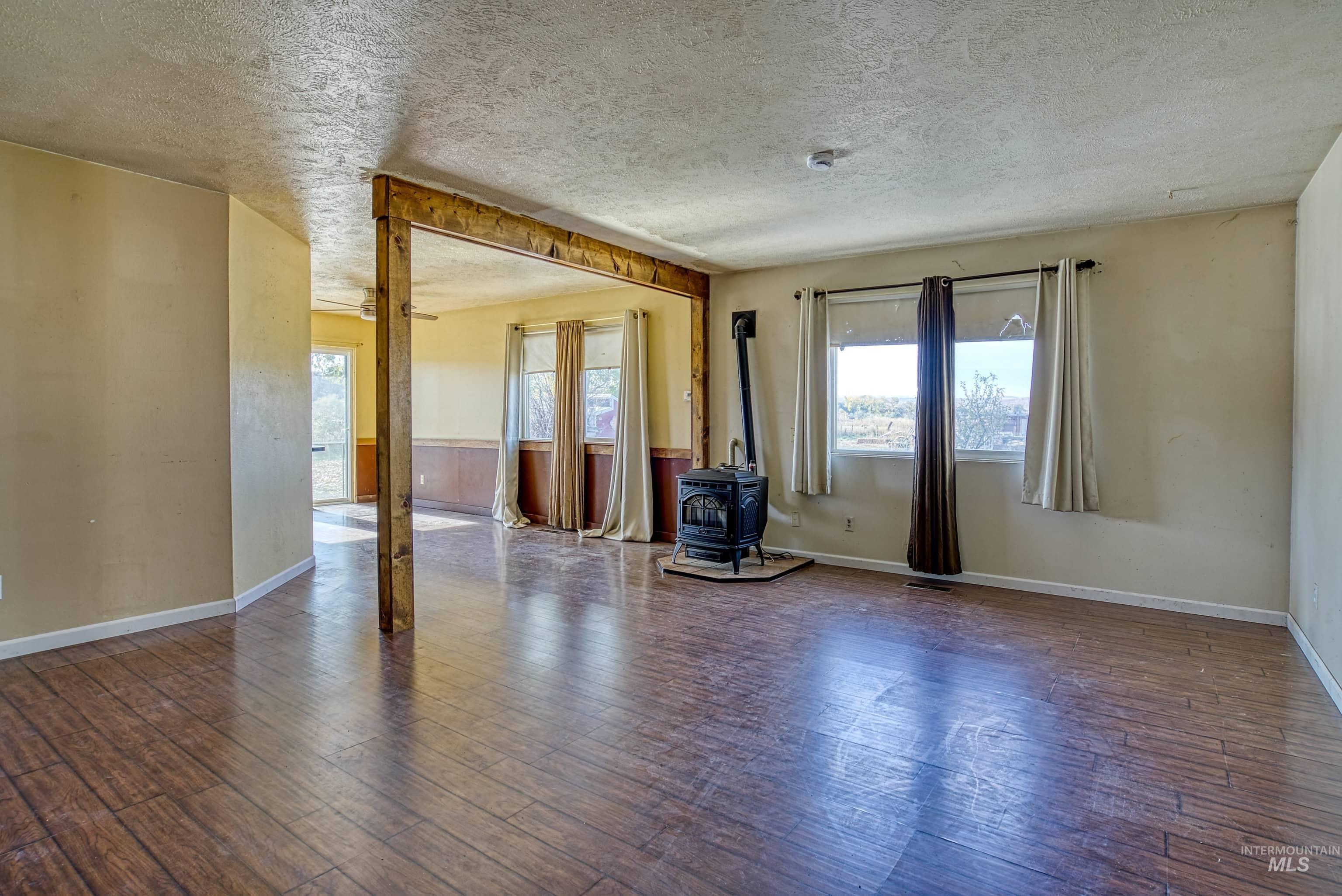 425 W Peach Rd, Ontario, Oregon 97914-8017, 5 Bedrooms, 2 Bathrooms, Farm & Ranch For Sale, Price $575,000, 98965103