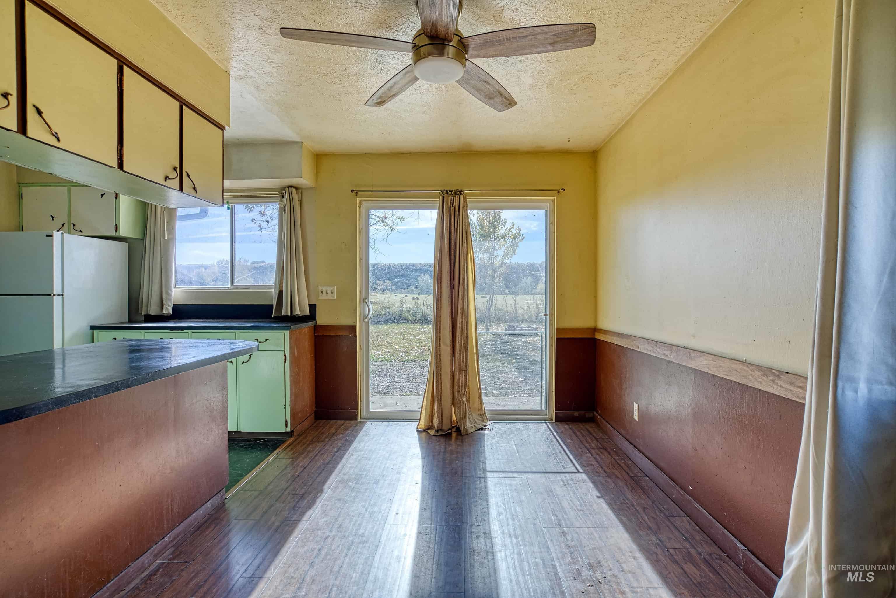 425 W Peach Rd, Ontario, Oregon 97914-8017, 5 Bedrooms, 2 Bathrooms, Farm & Ranch For Sale, Price $575,000, 98965103