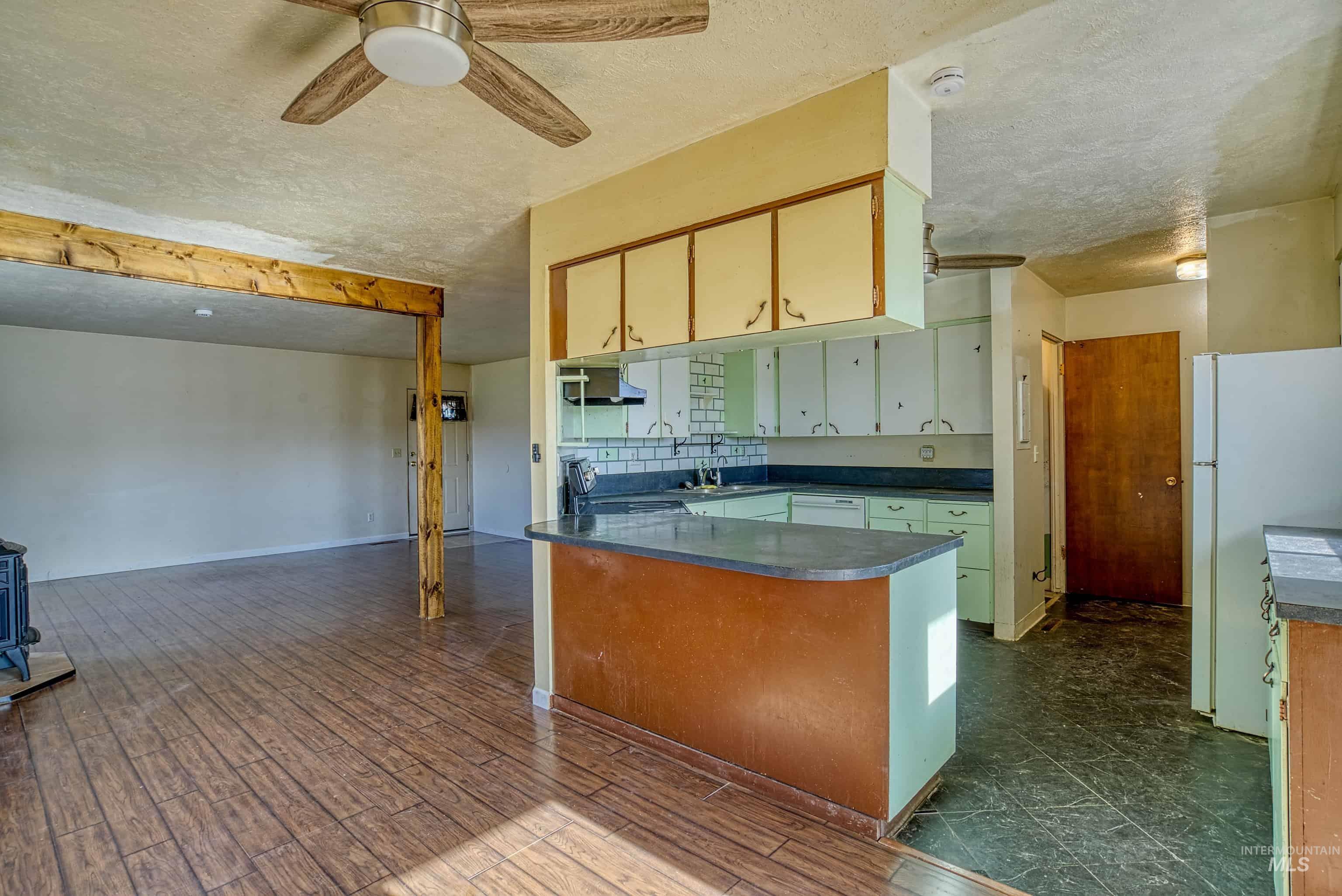 425 W Peach Rd, Ontario, Oregon 97914-8017, 5 Bedrooms, 2 Bathrooms, Farm & Ranch For Sale, Price $575,000, 98965103