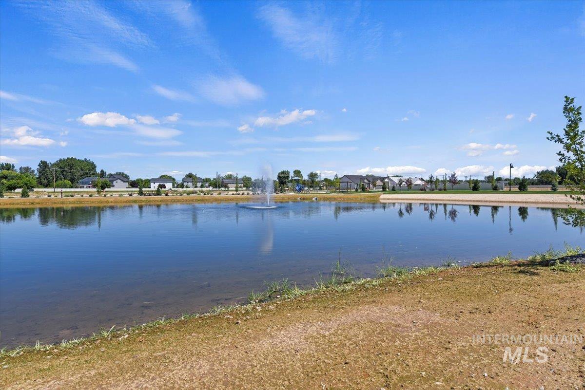 10511 W Mizzle Drive, Star, Idaho 83669-000, 5 Bedrooms, 4 Bathrooms, Residential For Sale, Price $955,900, 98965107