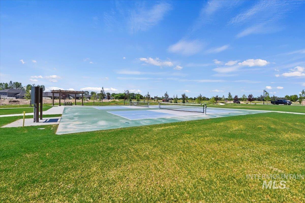 10511 W Mizzle Drive, Star, Idaho 83669-000, 5 Bedrooms, 4 Bathrooms, Residential For Sale, Price $955,900, 98965107