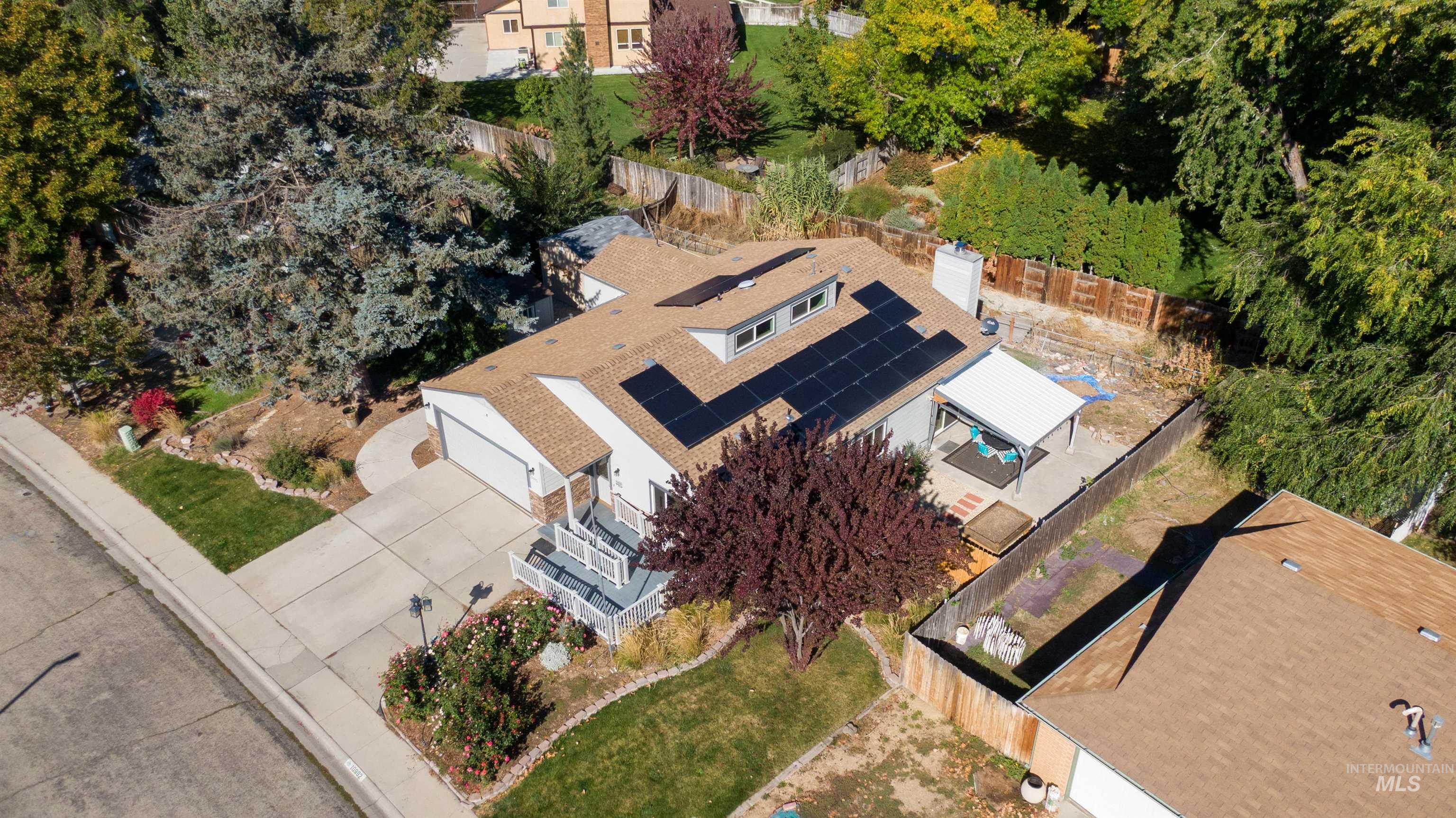 Aerial view of property and surrounding area