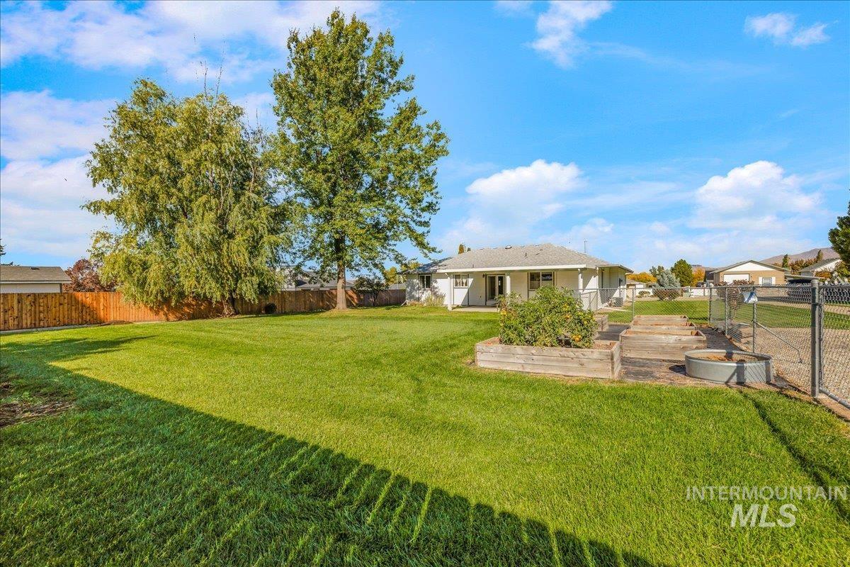 2281 Wildwood Ln, Emmett, Idaho 83617-9458, 3 Bedrooms, 2 Bathrooms, Residential For Sale, Price $400,000, 98965127