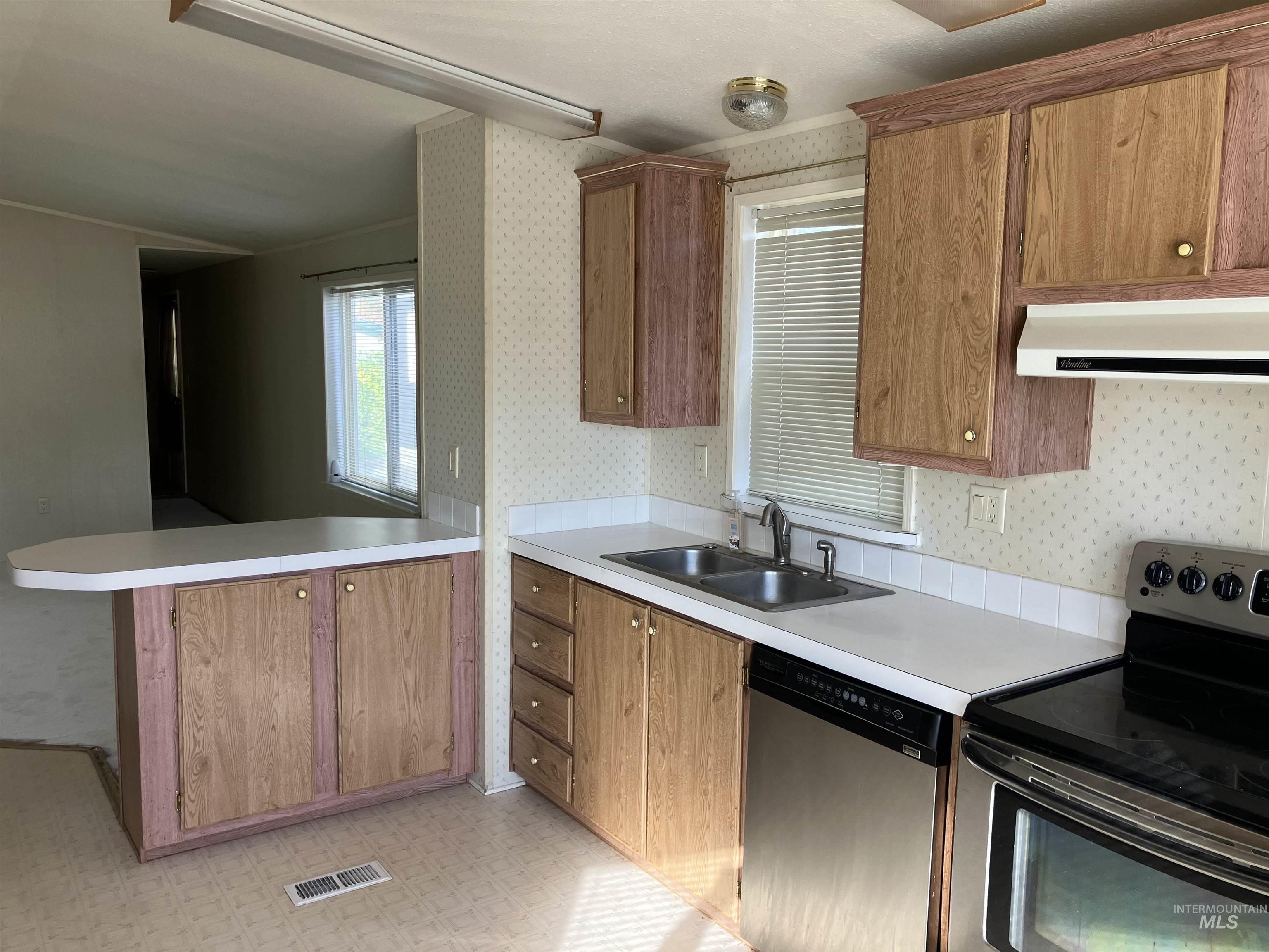 1508 E Main, Emmett, Idaho 83617, 2 Bedrooms, 1 Bathroom, Residential For Sale, Price $40,000, 98965133