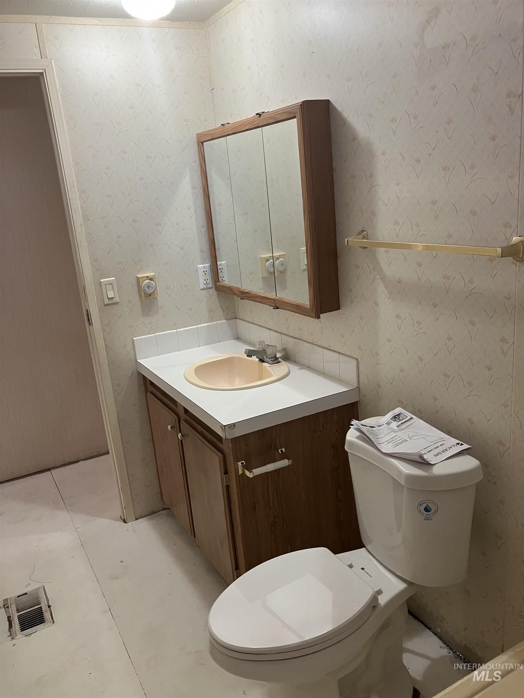 1508 E Main, Emmett, Idaho 83617, 2 Bedrooms, 1 Bathroom, Residential For Sale, Price $40,000, 98965133