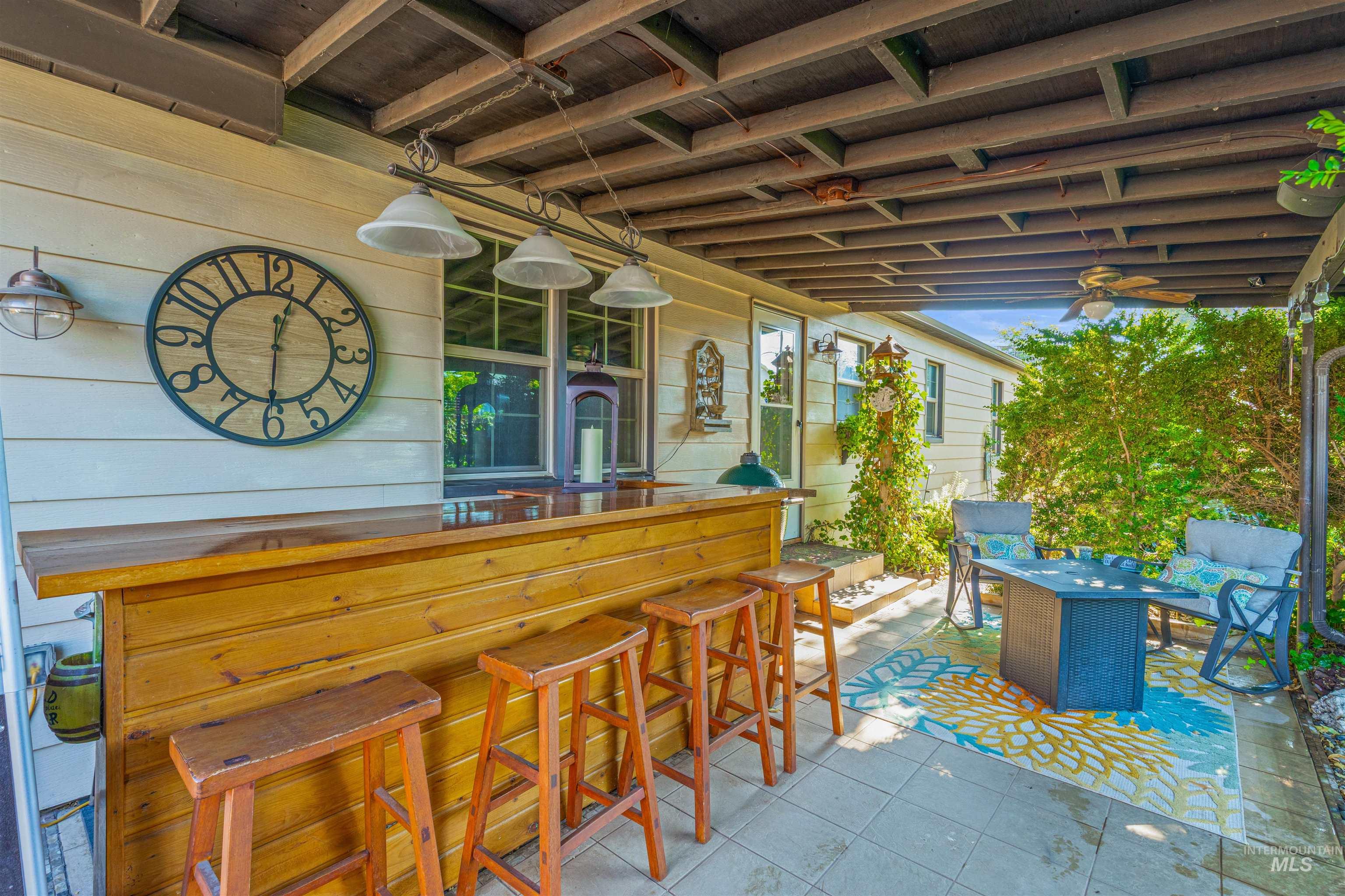 Outdoor space perfect for BBQs and entertaining.