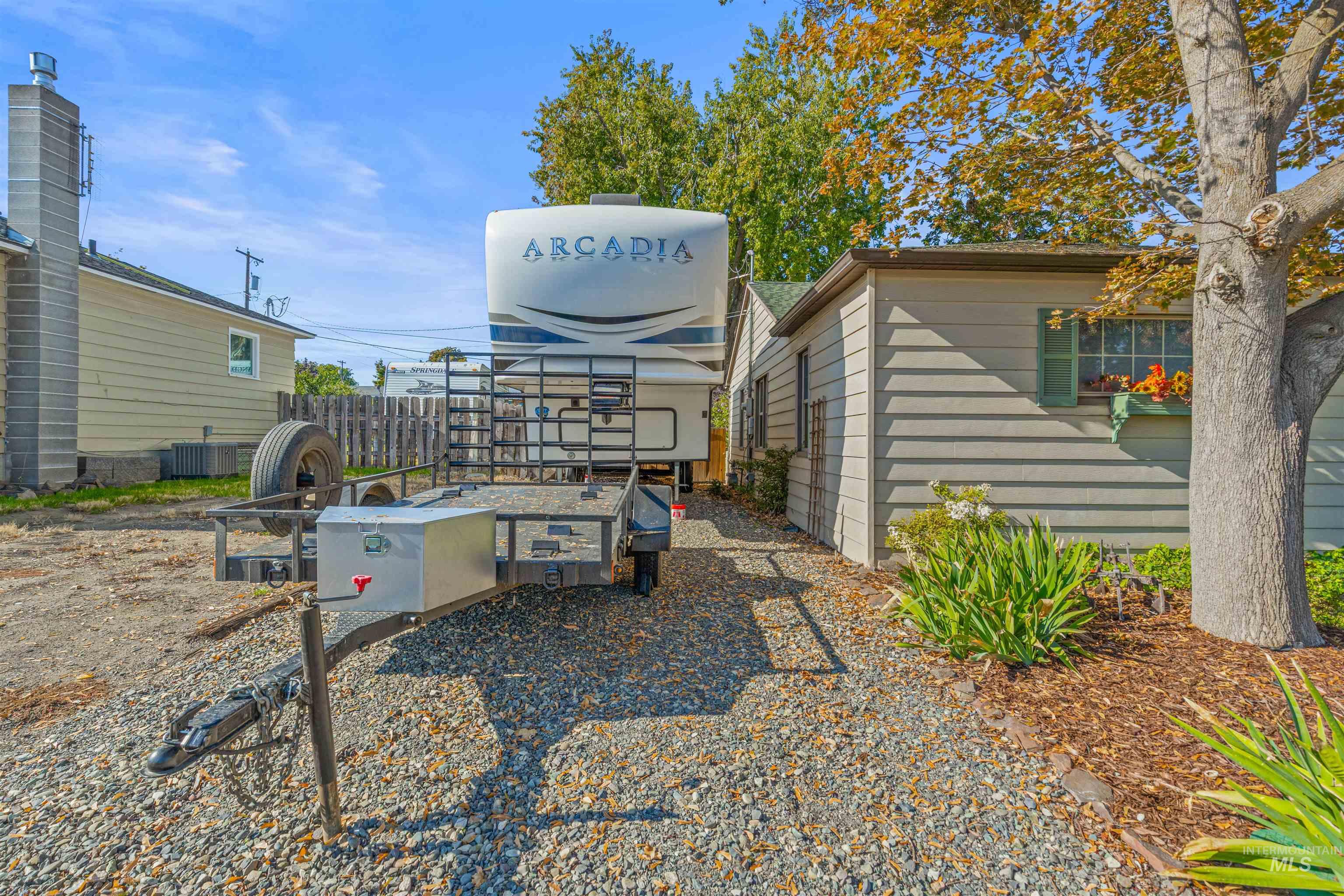 RV Parking with 50 amp hookup
