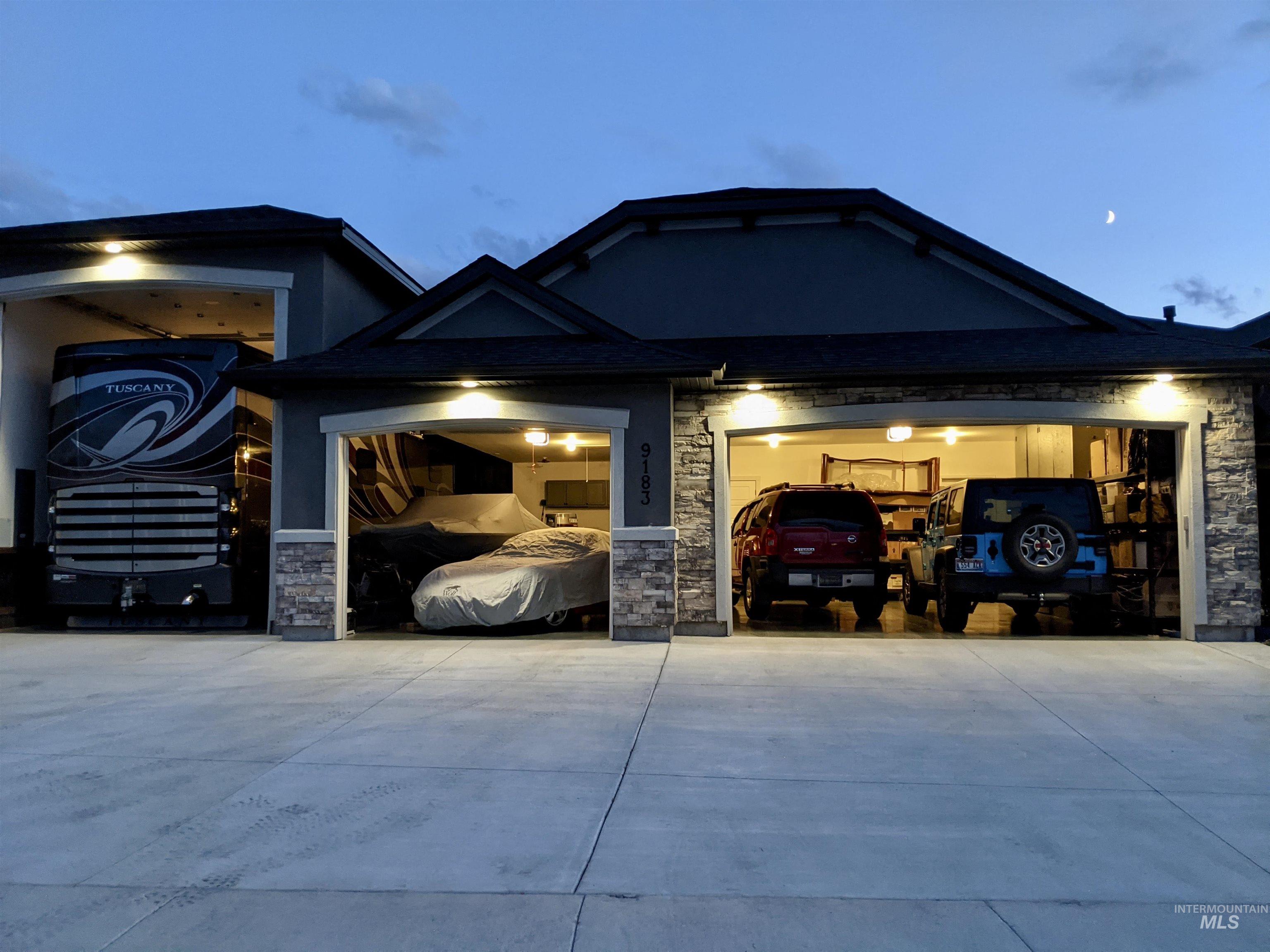 9183 W Sparks Lake Dr, Boise, Idaho 83714, 4 Bedrooms, 2.5 Bathrooms, Residential For Sale, Price $1,177,000, 98965149