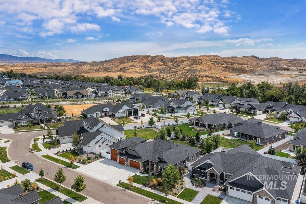 9183 W Sparks Lake Dr, Boise, Idaho 83714, 4 Bedrooms, 2.5 Bathrooms, Residential For Sale, Price $1,177,000, 98965149