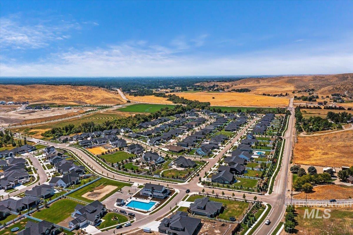 9183 W Sparks Lake Dr, Boise, Idaho 83714, 4 Bedrooms, 2.5 Bathrooms, Residential For Sale, Price $1,177,000, 98965149