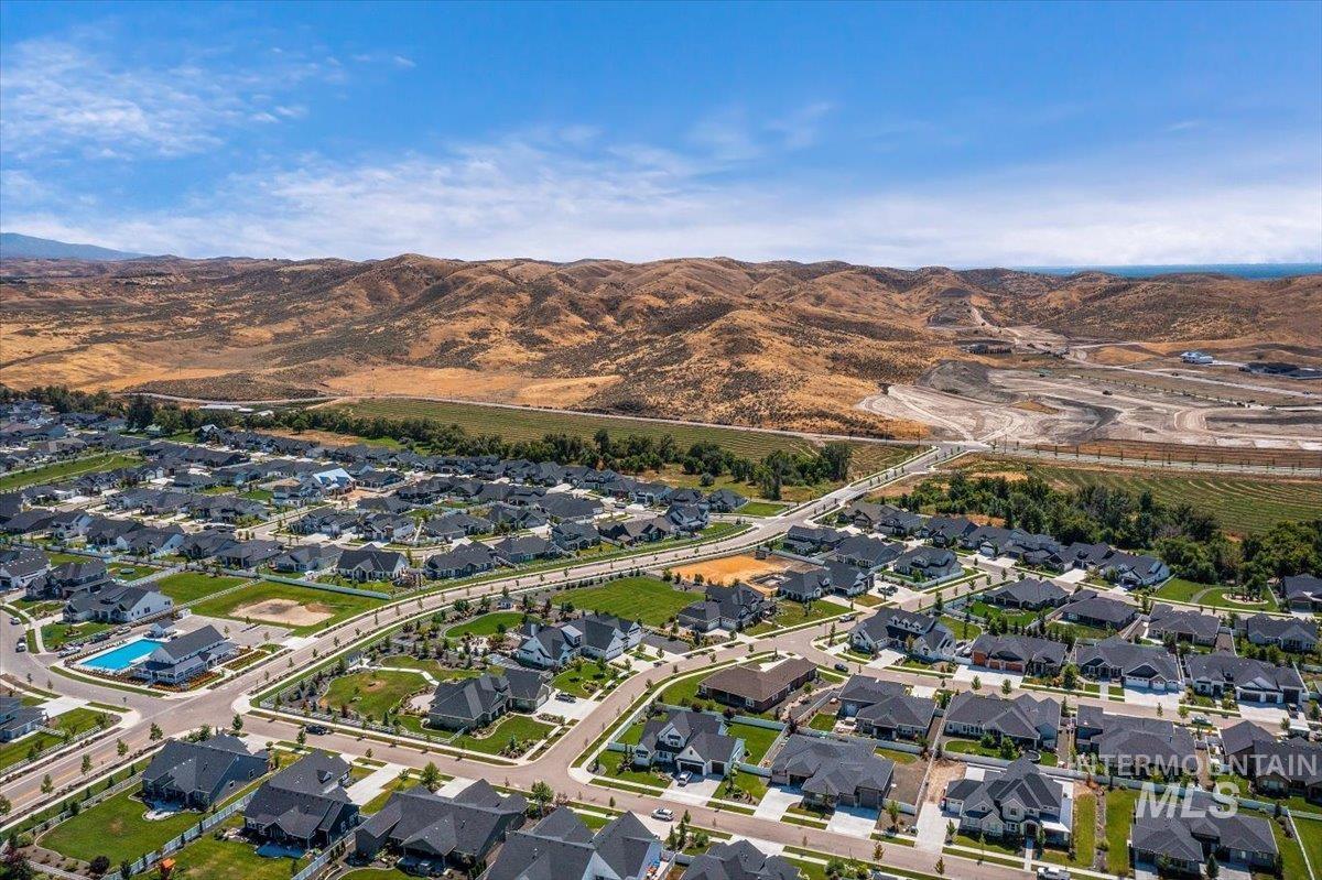 9183 W Sparks Lake Dr, Boise, Idaho 83714, 4 Bedrooms, 2.5 Bathrooms, Residential For Sale, Price $1,177,000, 98965149