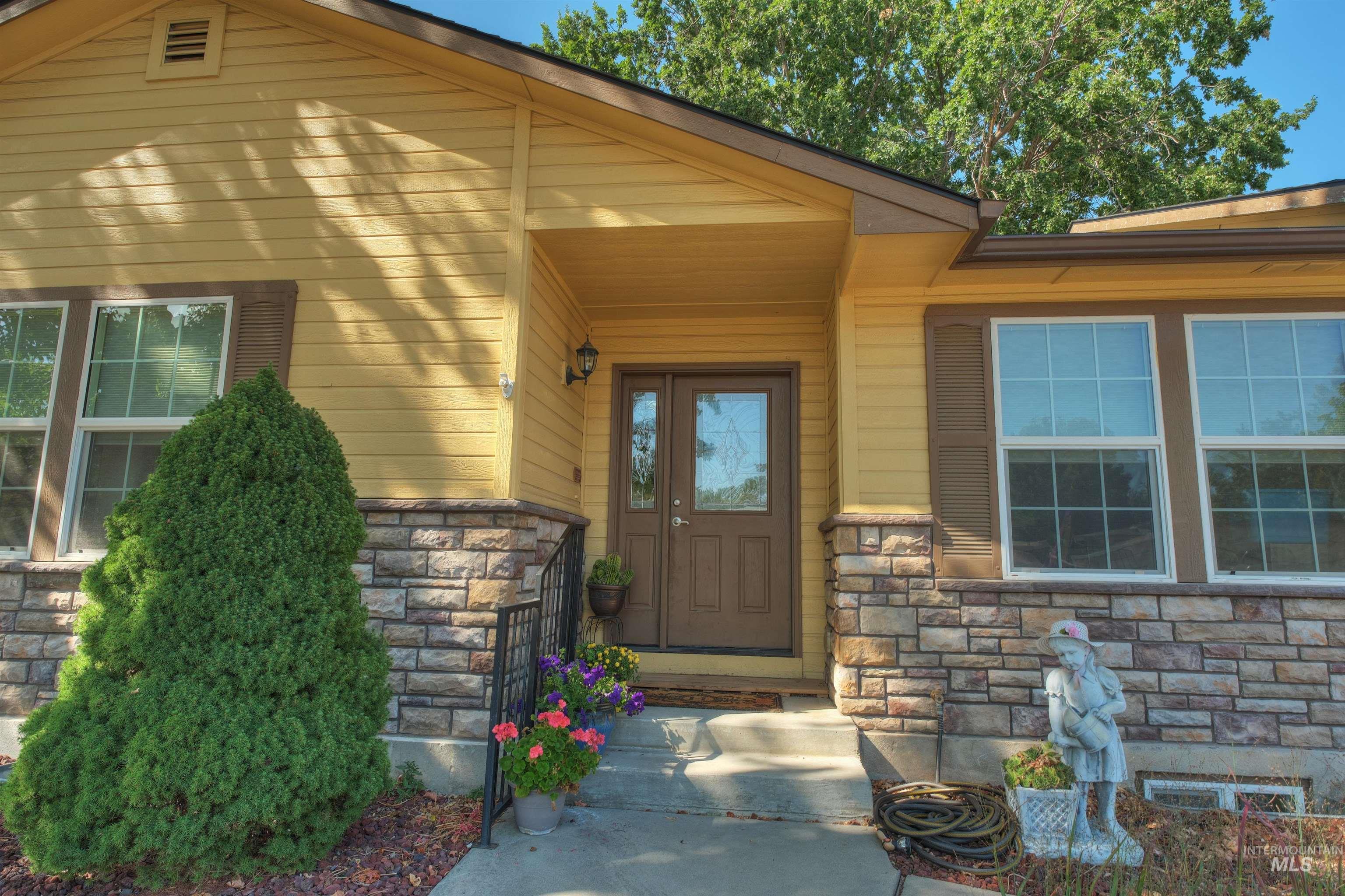 3573 N Rugby Dr., Boise, Idaho 83704, 4 Bedrooms, 3 Bathrooms, Residential For Sale, Price $579,900, 98965161