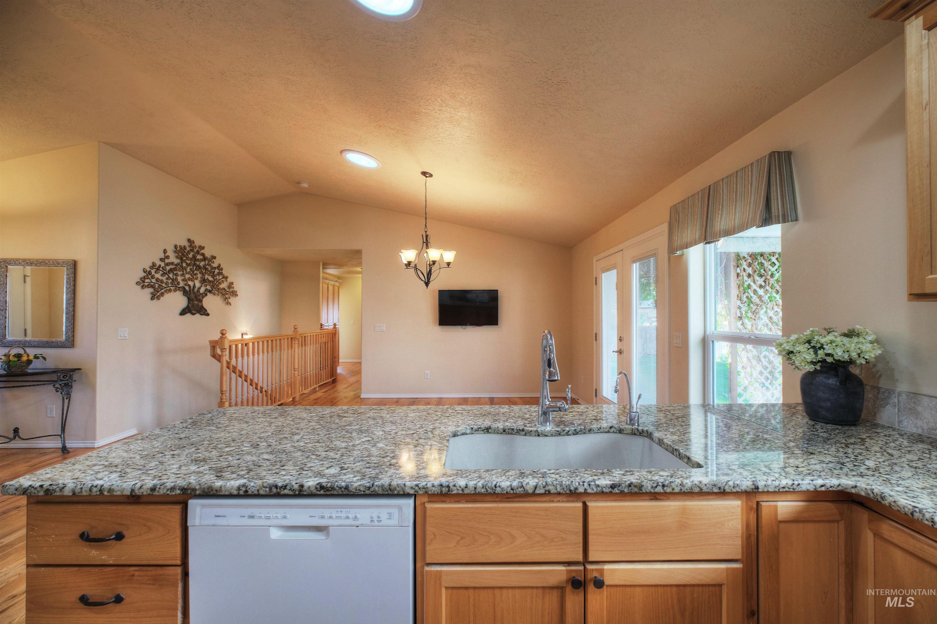 3573 N Rugby Dr., Boise, Idaho 83704, 4 Bedrooms, 3 Bathrooms, Residential For Sale, Price $579,900, 98965161