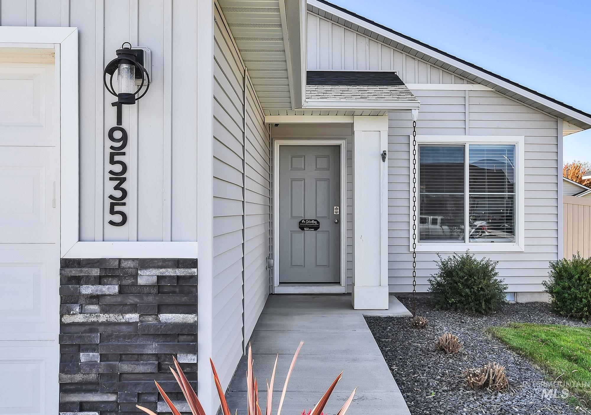 19535 Nanticoke Avenue, Caldwell, Idaho 83605-8183, 3 Bedrooms, 2 Bathrooms, Rental For Rent, Price $2,100, 98965162