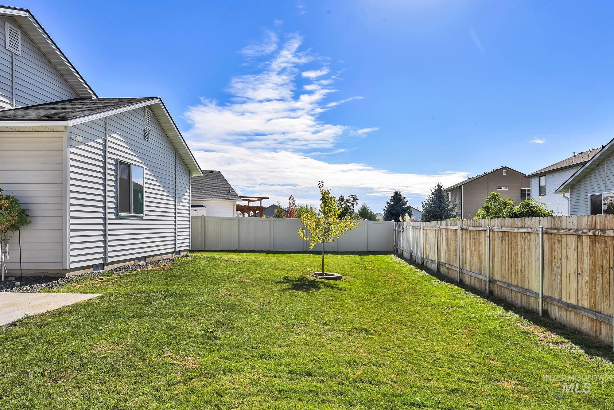 19535 Nanticoke Avenue, Caldwell, Idaho 83605-8183, 3 Bedrooms, 2 Bathrooms, Rental For Rent, Price $2,100, 98965162