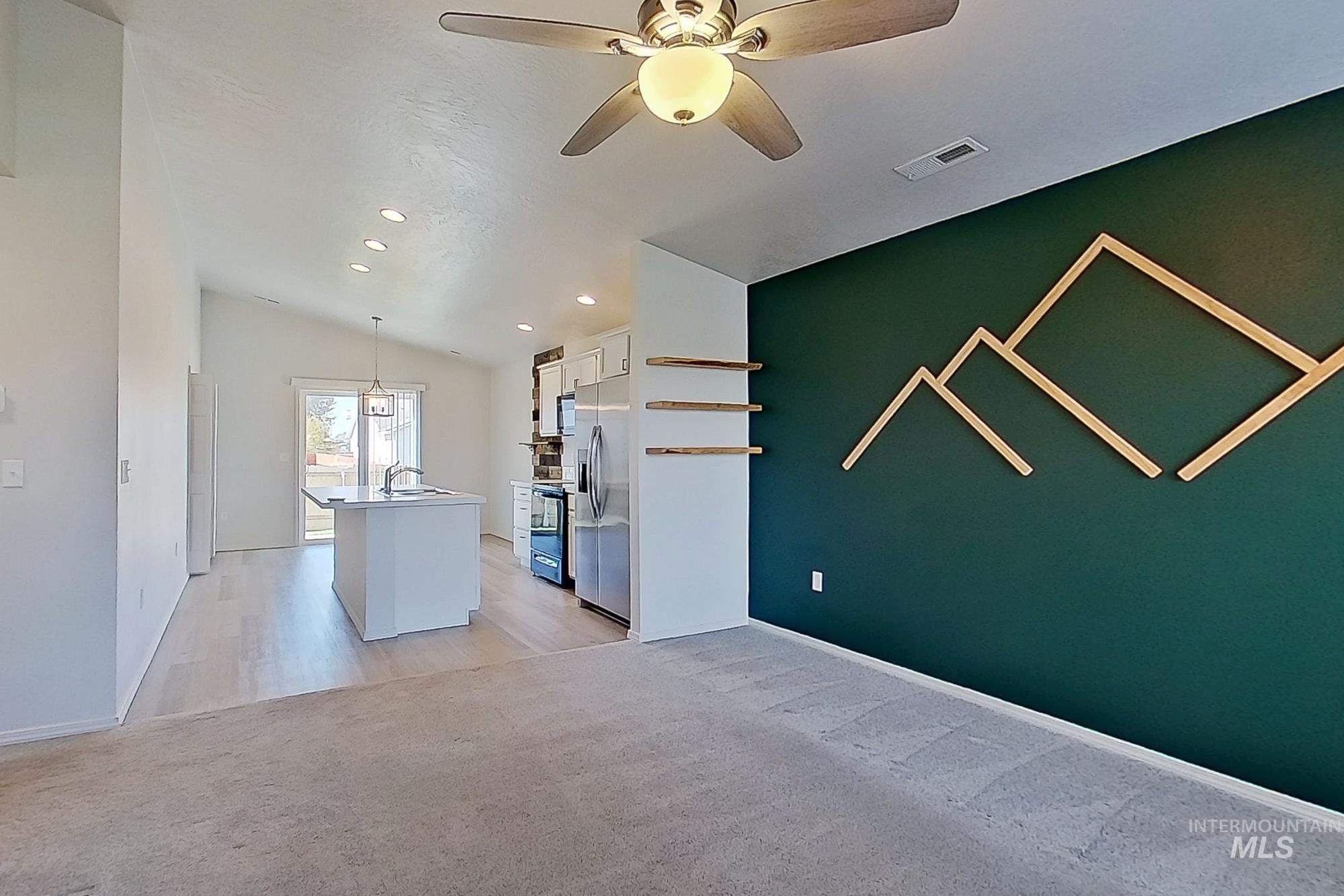 19535 Nanticoke Avenue, Caldwell, Idaho 83605-8183, 3 Bedrooms, 2 Bathrooms, Rental For Rent, Price $2,100, 98965162