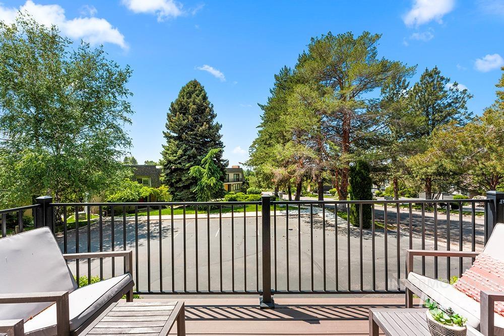 103 W Braemere Rd, Boise, Idaho 83702, 2 Bedrooms, 2 Bathrooms, Residential For Sale, Price $499,900, 98965205