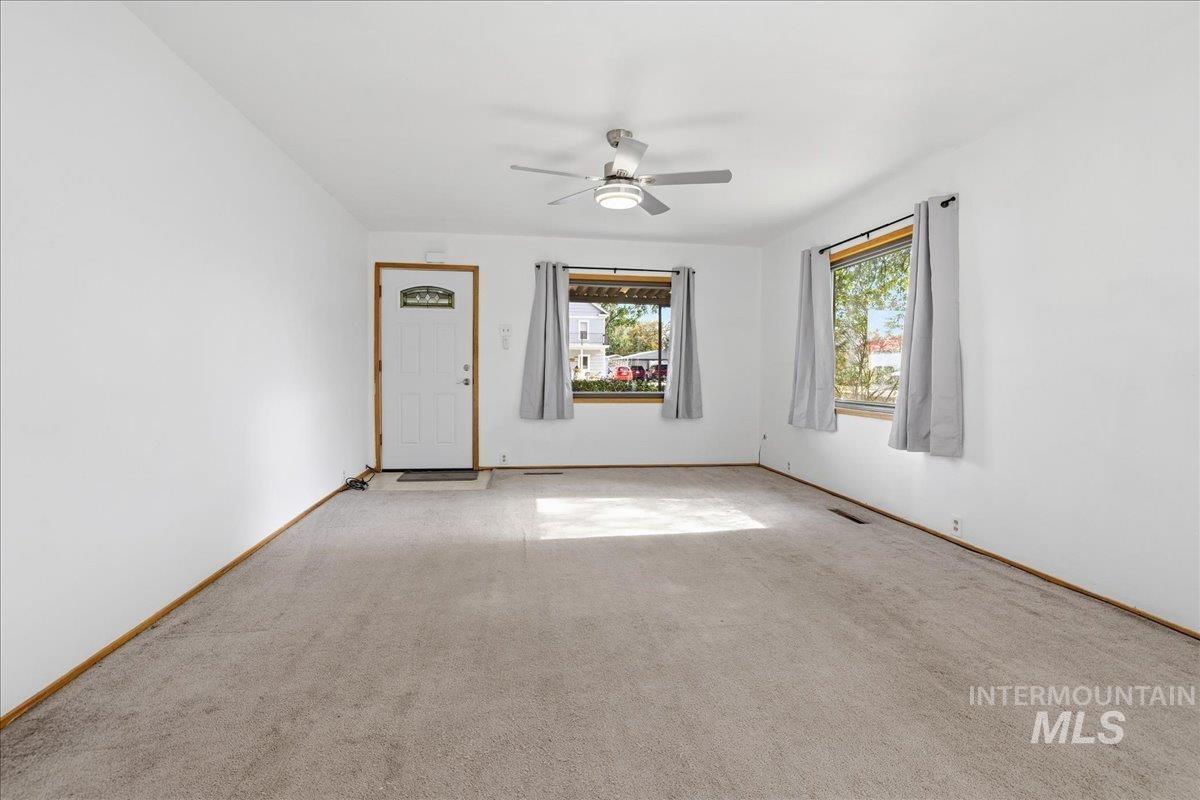 625 N 6th St, Payette, Idaho 83661, 2 Bedrooms, 1.5 Bathrooms, Residential For Sale, Price $289,000, 98965208