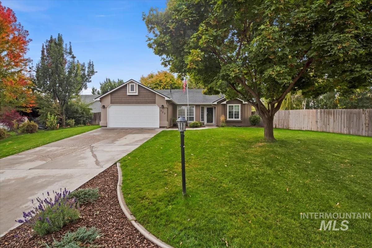 323 Sunridge Drive, Caldwell, Idaho 83605, 3 Bedrooms, 2 Bathrooms, Residential For Sale, Price $365,000, 98965213