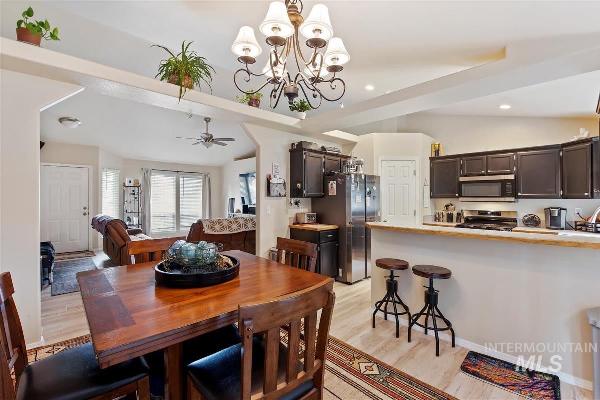 323 Sunridge Drive, Caldwell, Idaho 83605, 3 Bedrooms, 2 Bathrooms, Residential For Sale, Price $365,000, 98965213