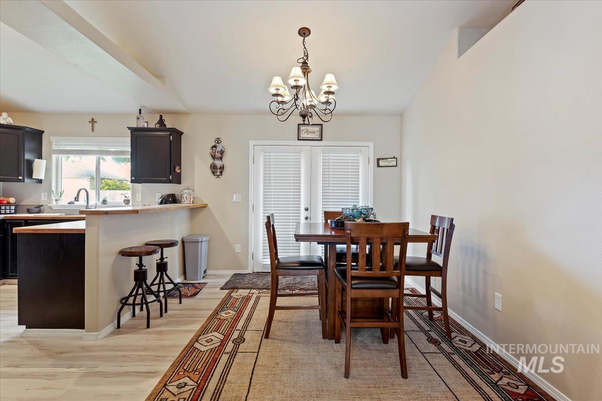 323 Sunridge Drive, Caldwell, Idaho 83605, 3 Bedrooms, 2 Bathrooms, Residential For Sale, Price $365,000, 98965213