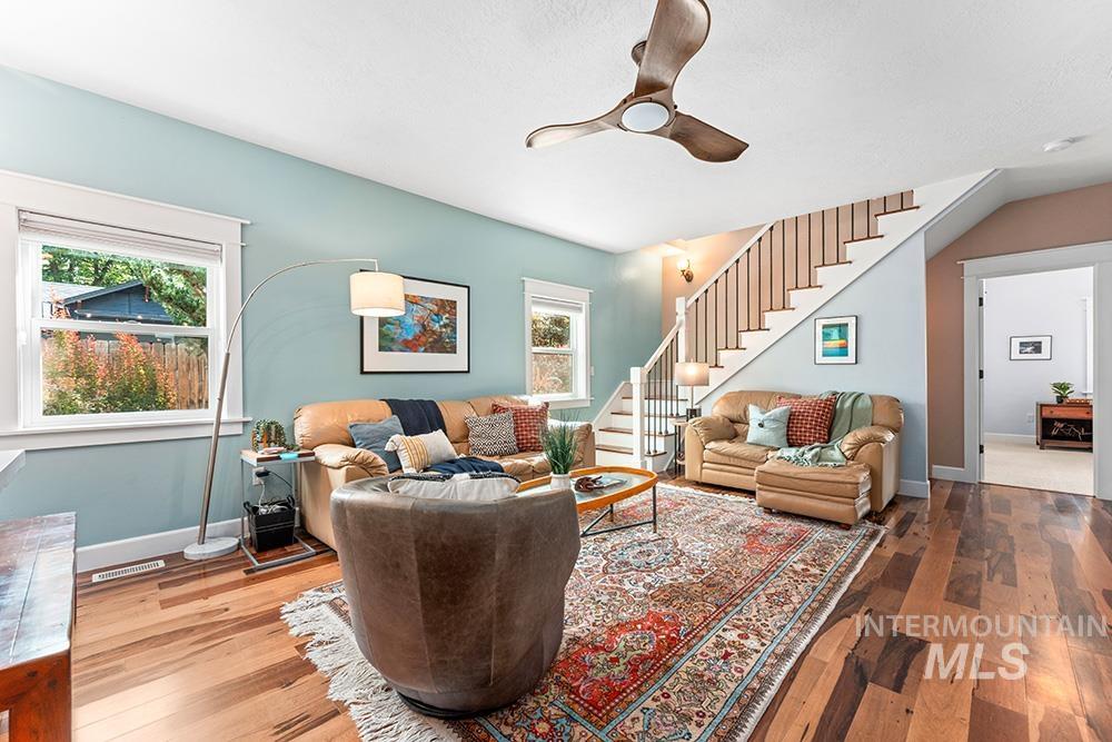 811 W Eastman St, Boise, Idaho 83702, 4 Bedrooms, 2.5 Bathrooms, Residential For Sale, Price $948,000, 98965222