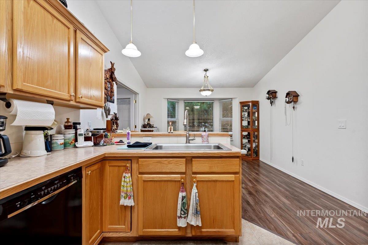 412 David Frost, Nampa, Idaho 83651, 2 Bedrooms, 2 Bathrooms, Residential For Sale, Price $295,000, 98965238