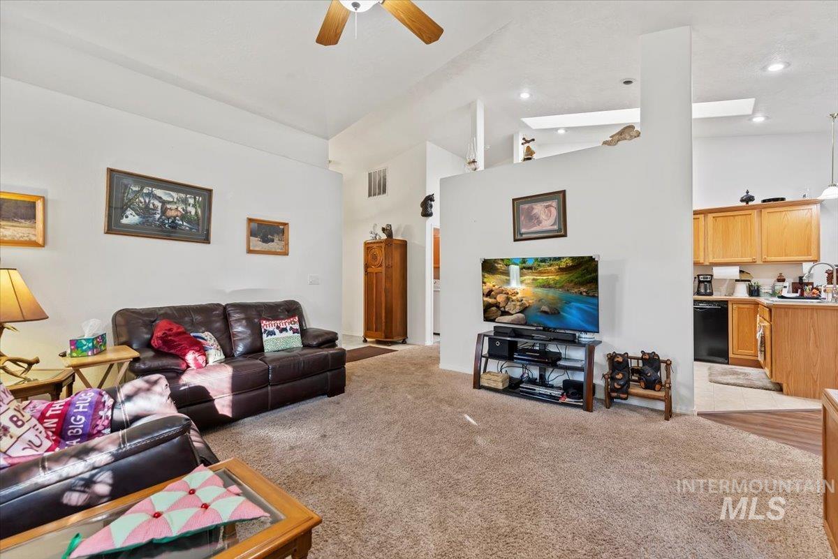 412 David Frost, Nampa, Idaho 83651, 2 Bedrooms, 2 Bathrooms, Residential For Sale, Price $295,000, 98965238
