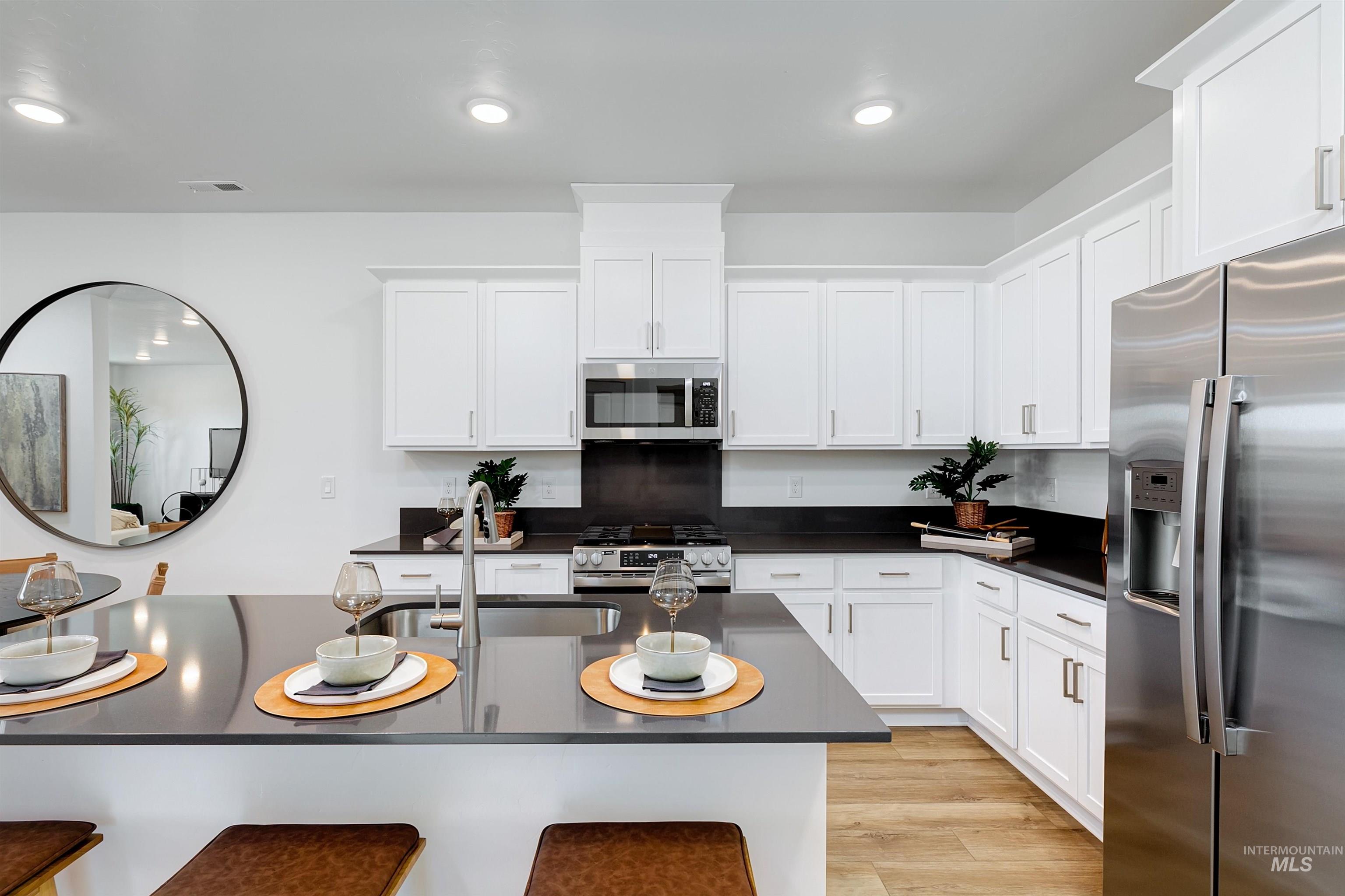 4111 W Steel Grey Ln, Eagle, Idaho 83616, 3 Bedrooms, 2.5 Bathrooms, Residential For Sale, Price $390,900, 98965277