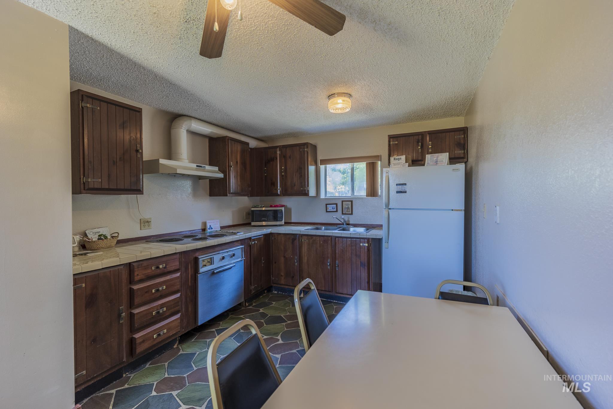 289 Main St, Elk City, Idaho 83525, 15 Rooms, Business/Commercial For Sale, Price $350,000, 98965287