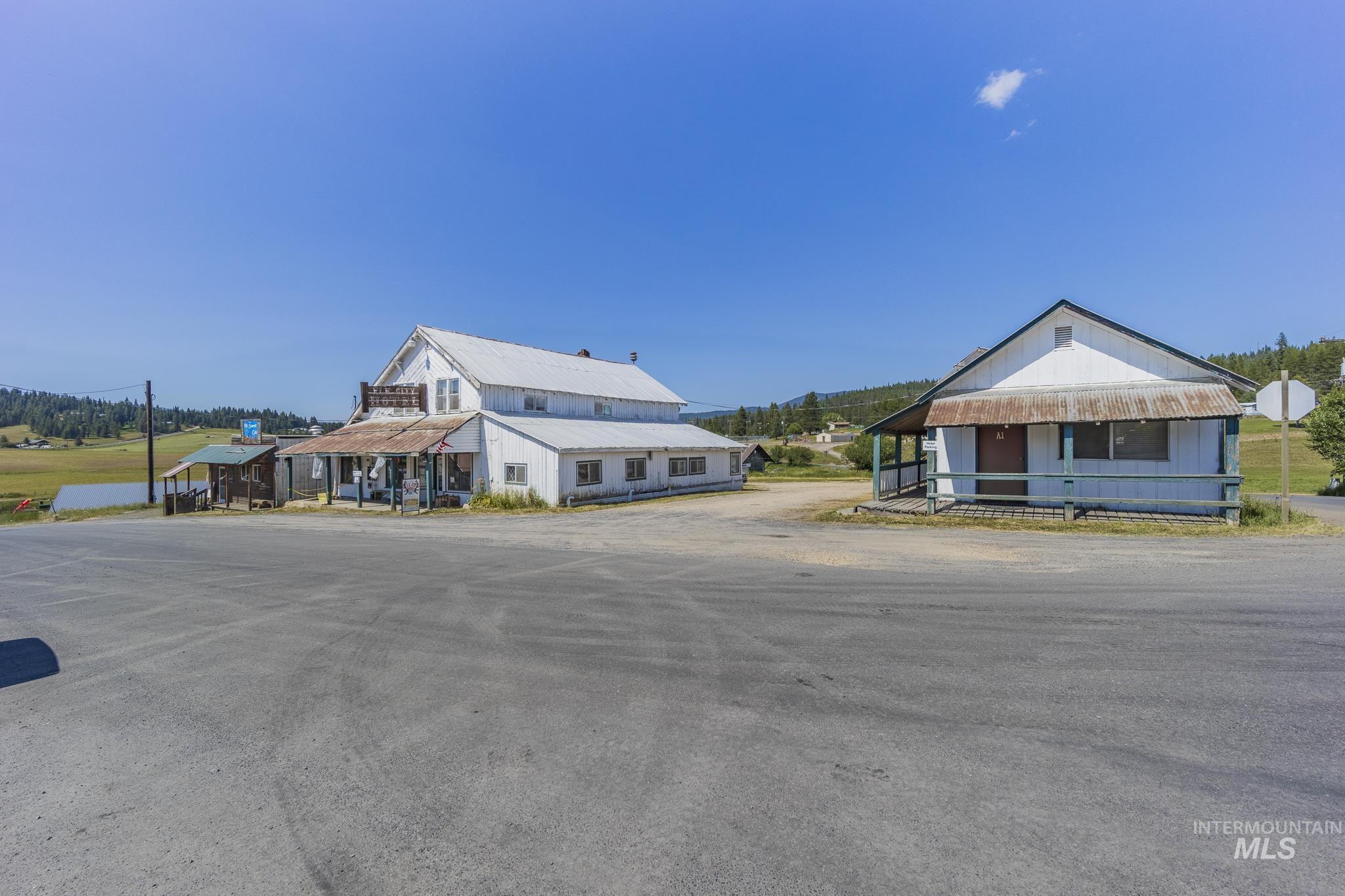 289 Main St, Elk City, Idaho 83525, 15 Rooms, Business/Commercial For Sale, Price $350,000, 98965287