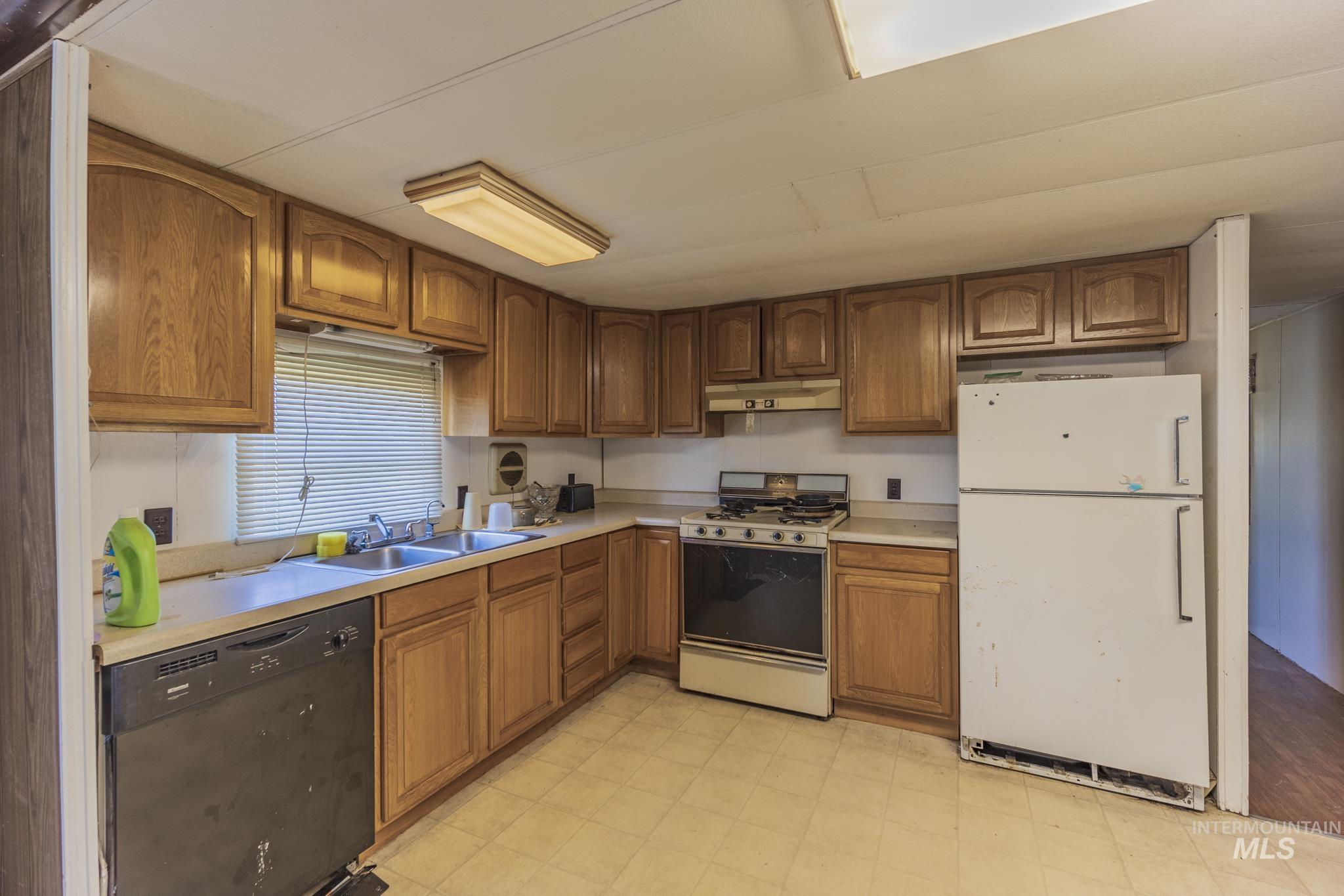 289 Main St, Elk City, Idaho 83525, 13 Bedrooms, 15 Bathrooms, Residential For Sale, Price $350,000, 98965288