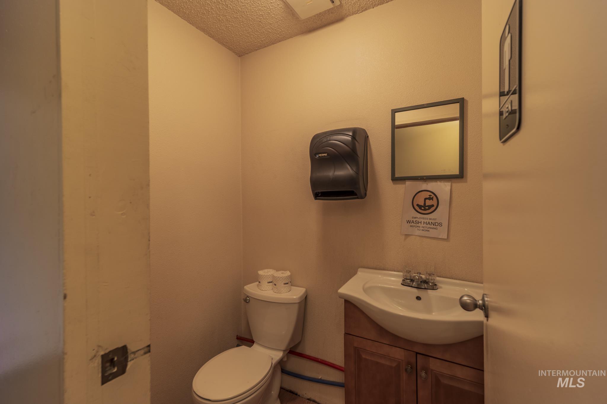 289 Main St, Elk City, Idaho 83525, 13 Bedrooms, 15 Bathrooms, Residential For Sale, Price $350,000, 98965288
