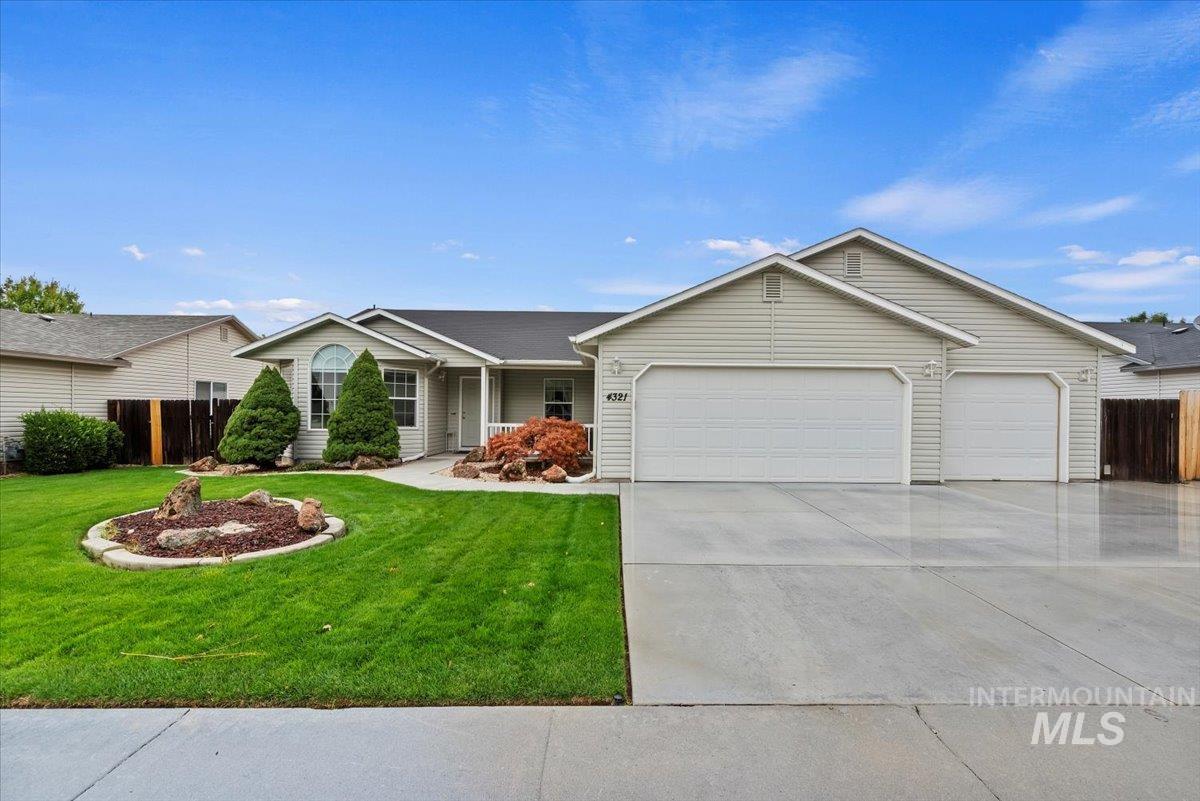 4321 S Fruithill, Boise, Idaho 83709, 3 Bedrooms, 2 Bathrooms, Residential For Sale, Price $469,900, 98965292