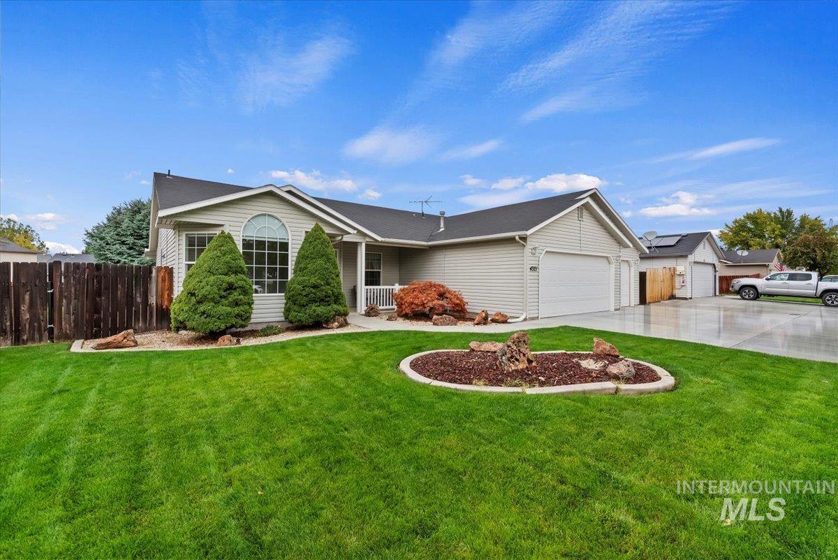 4321 S Fruithill, Boise, Idaho 83709, 3 Bedrooms, 2 Bathrooms, Residential For Sale, Price $469,900, 98965292
