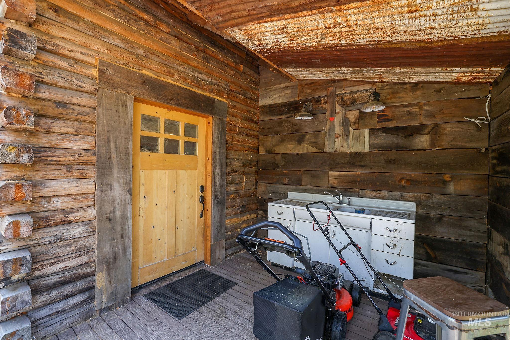 outdoor kitchen area
