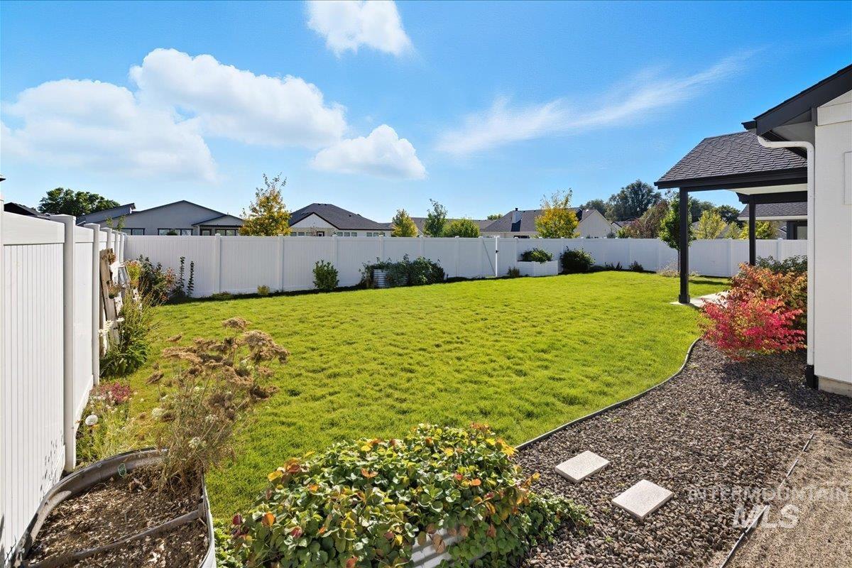 3917 Palisade Ave, Caldwell, Idaho 83605, 3 Bedrooms, 2 Bathrooms, Residential For Sale, Price $569,900, 98965294