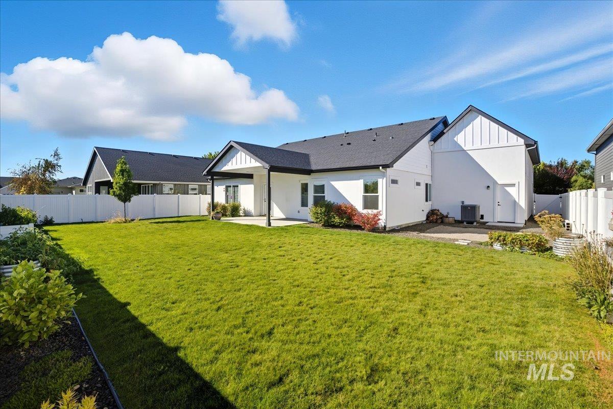 3917 Palisade Ave, Caldwell, Idaho 83605, 3 Bedrooms, 2 Bathrooms, Residential For Sale, Price $569,900, 98965294