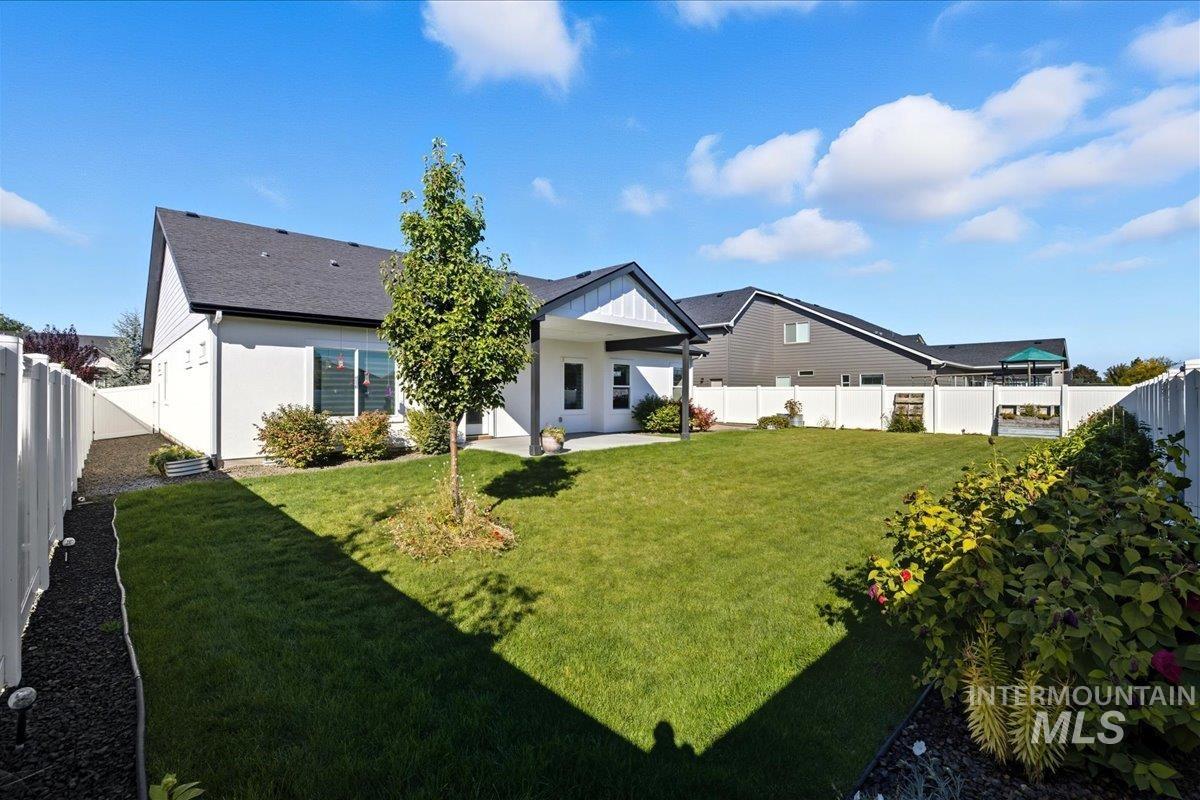 3917 Palisade Ave, Caldwell, Idaho 83605, 3 Bedrooms, 2 Bathrooms, Residential For Sale, Price $569,900, 98965294
