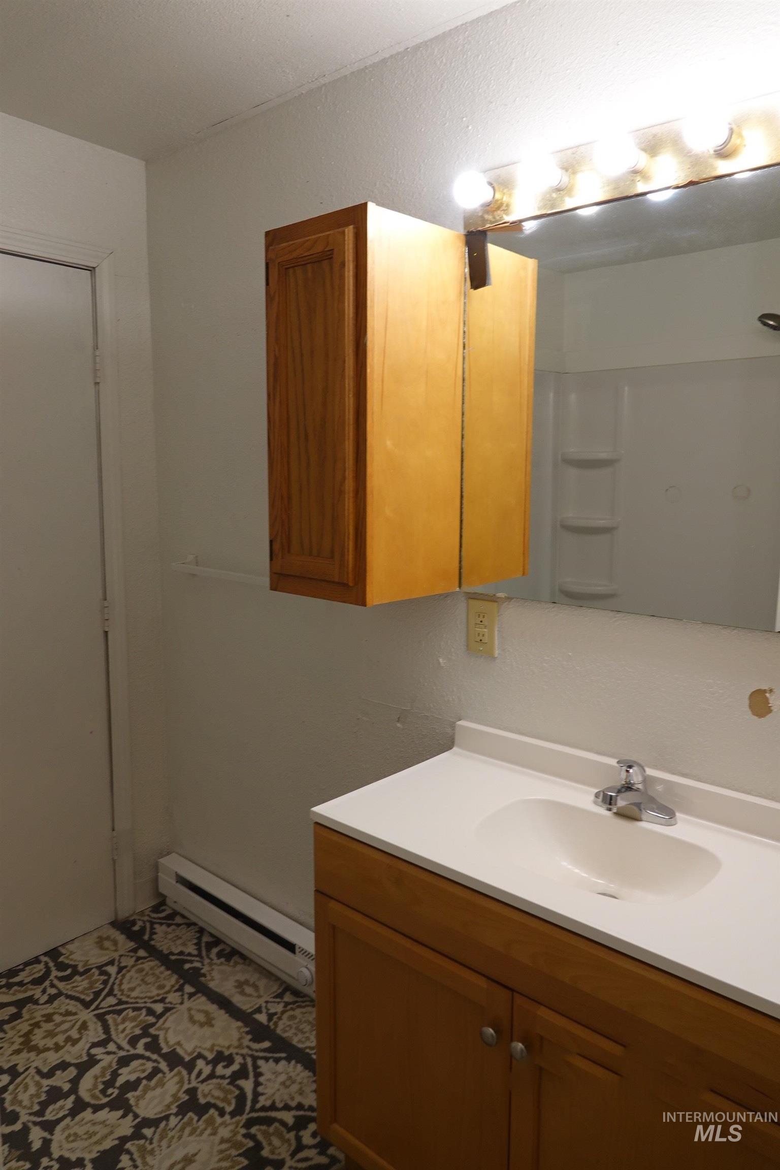 125 S 12th East, Mountain Home, Idaho 83647, 2 Bedrooms, 1 Bathroom, Residential For Sale, Price $129,900, 98965304